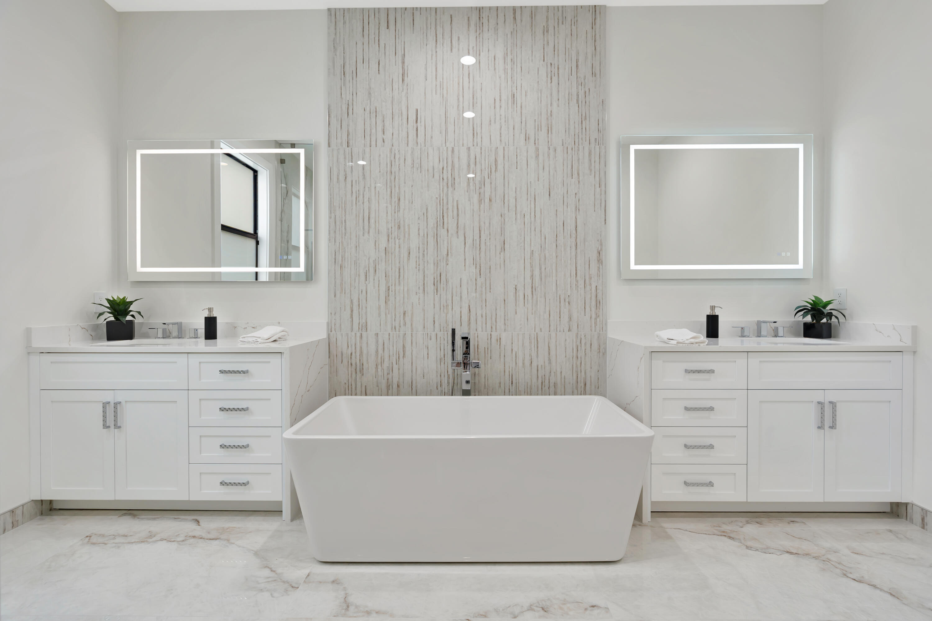 ALHAMBRA PARK - Residential