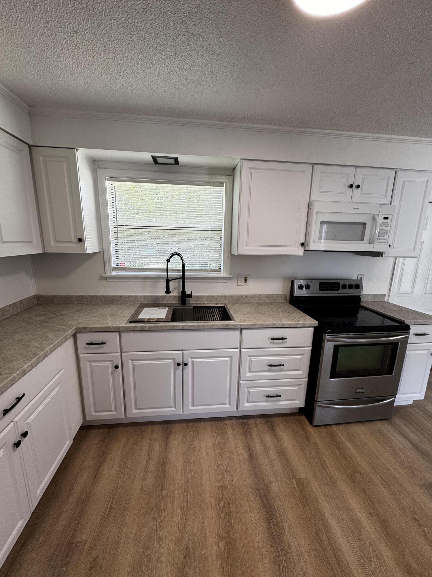 1464 W 32nd Street