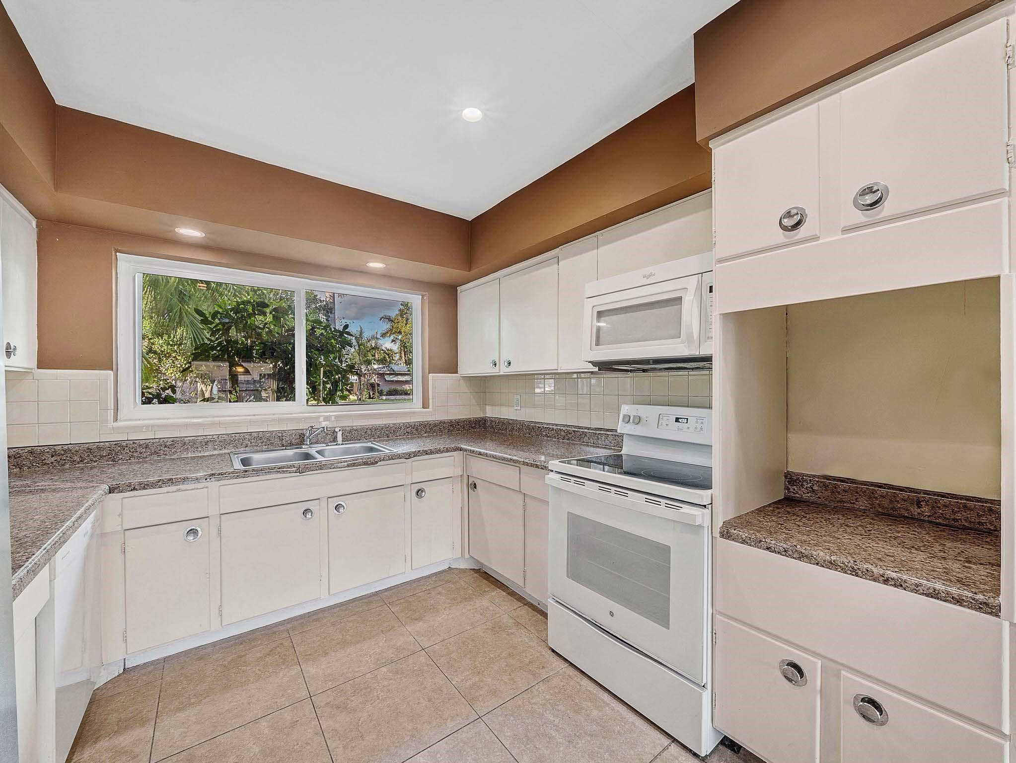 Palm Ridge 31-30 B - Residential