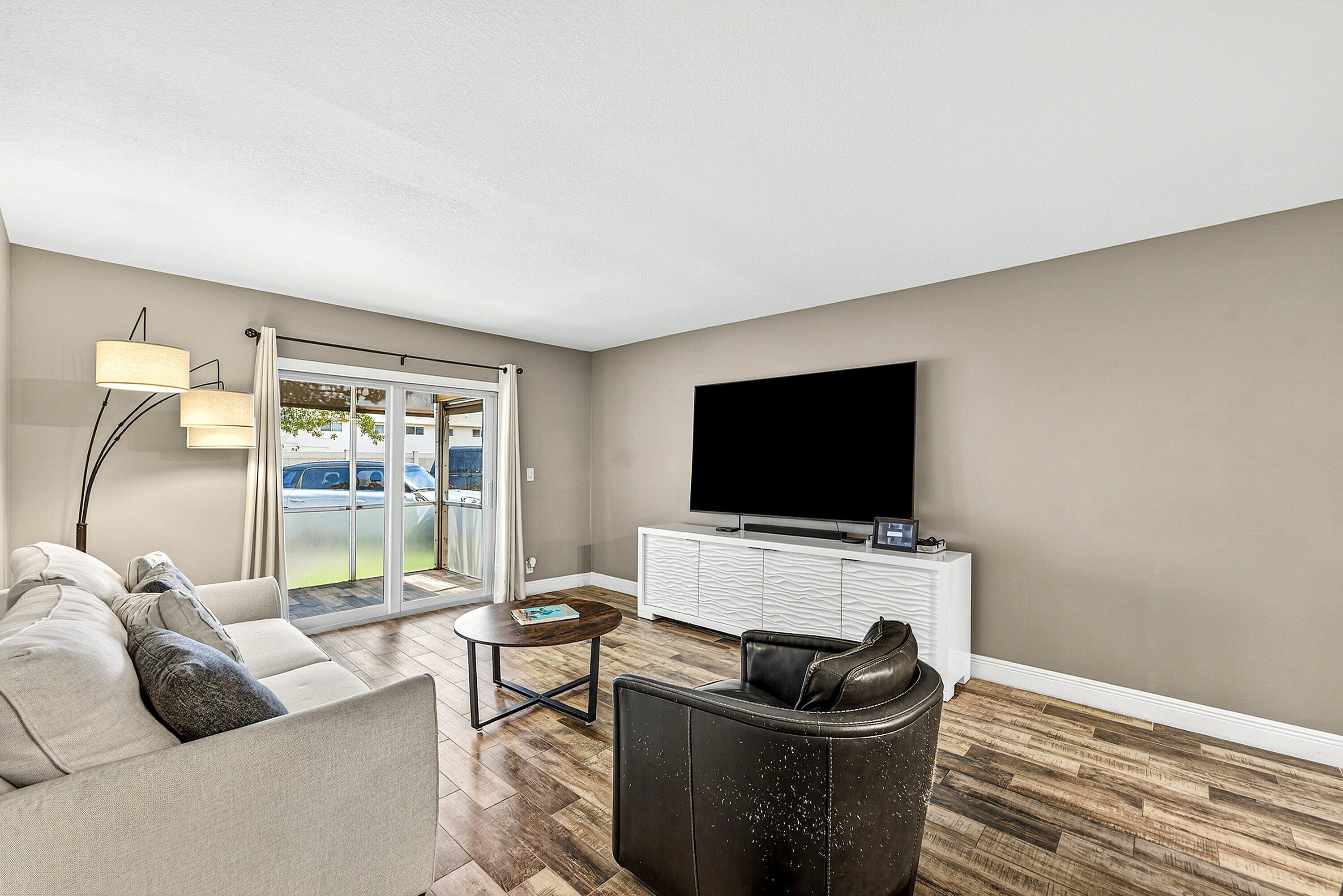 BARCELONA GARDENS CONDO BLDG 300 - Residential