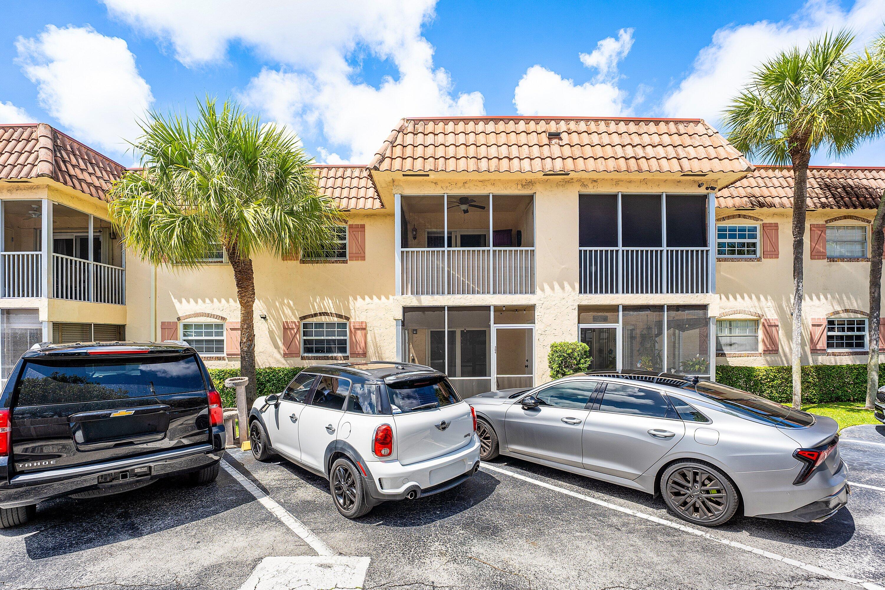 BARCELONA GARDENS CONDO BLDG 300 - Residential