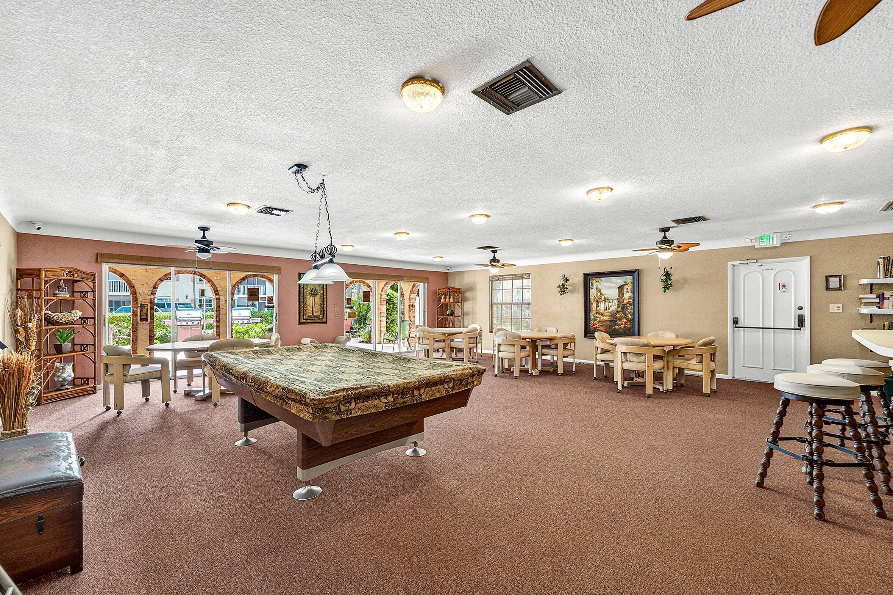 BARCELONA GARDENS CONDO BLDG 300 - Residential