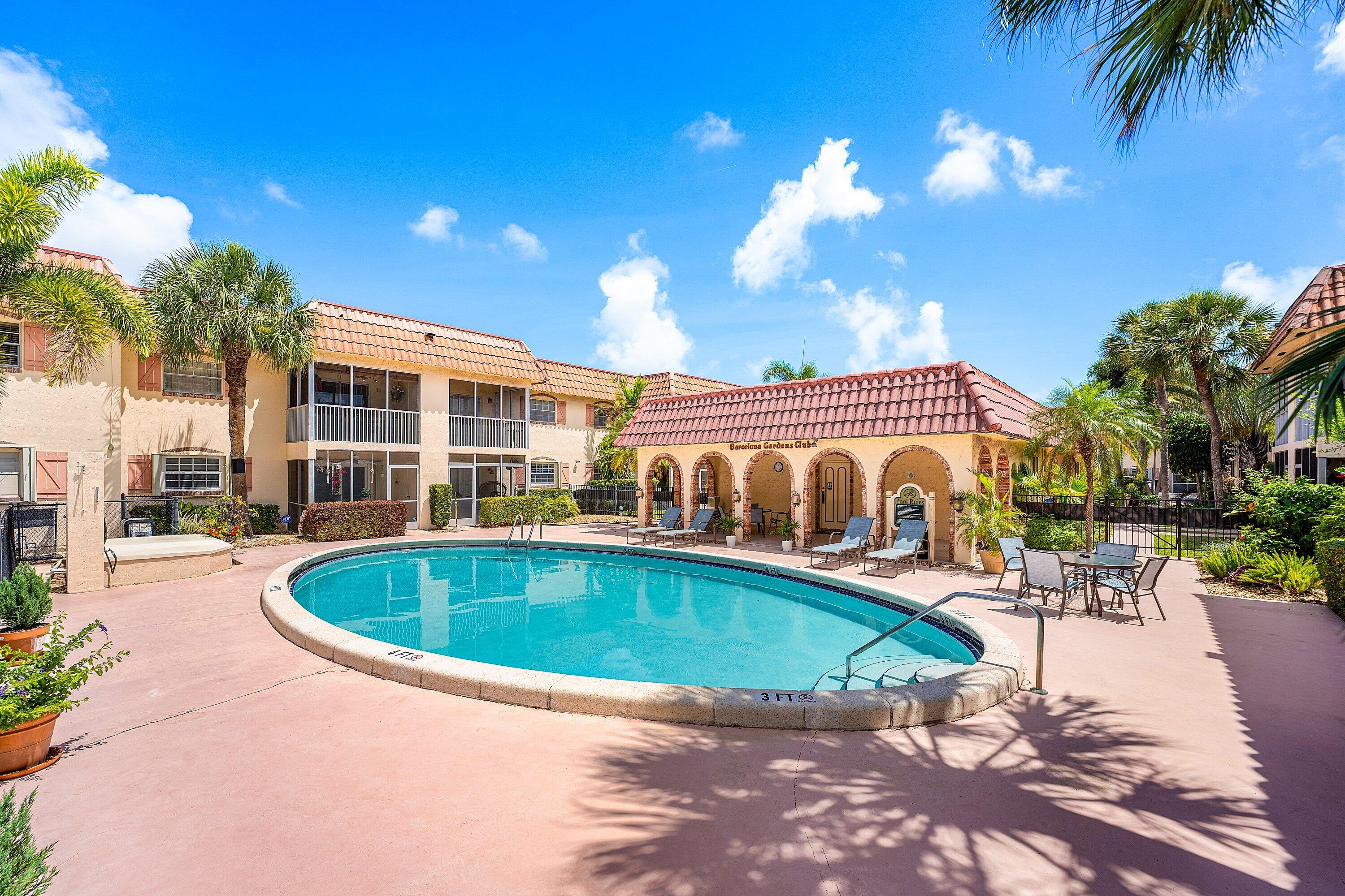 BARCELONA GARDENS CONDO BLDG 300 - Residential