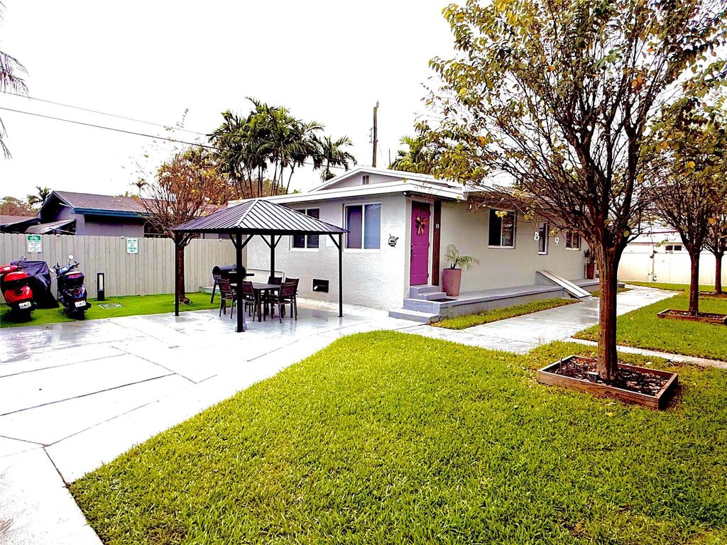 Photo of 720 NE 7th Street #9, Hallandale Beach, FL 33009 (MLS # F10548649)