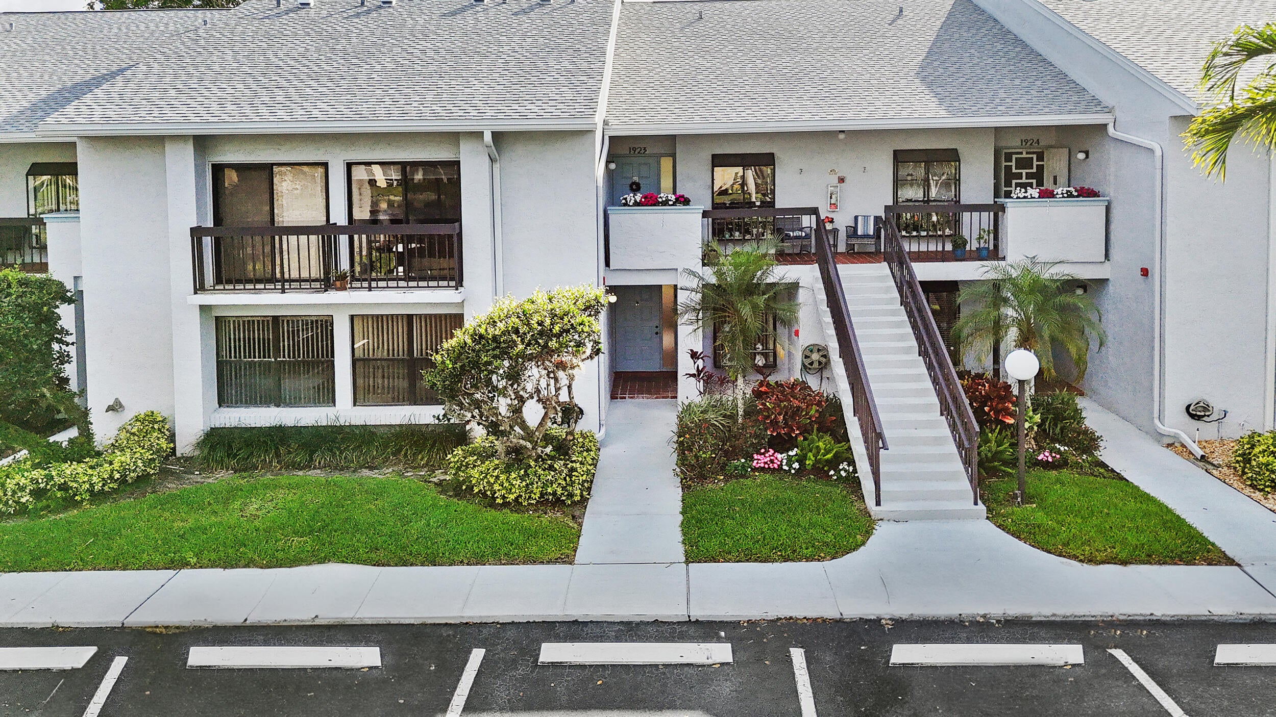 5186 GOLFVIEW Court 1913