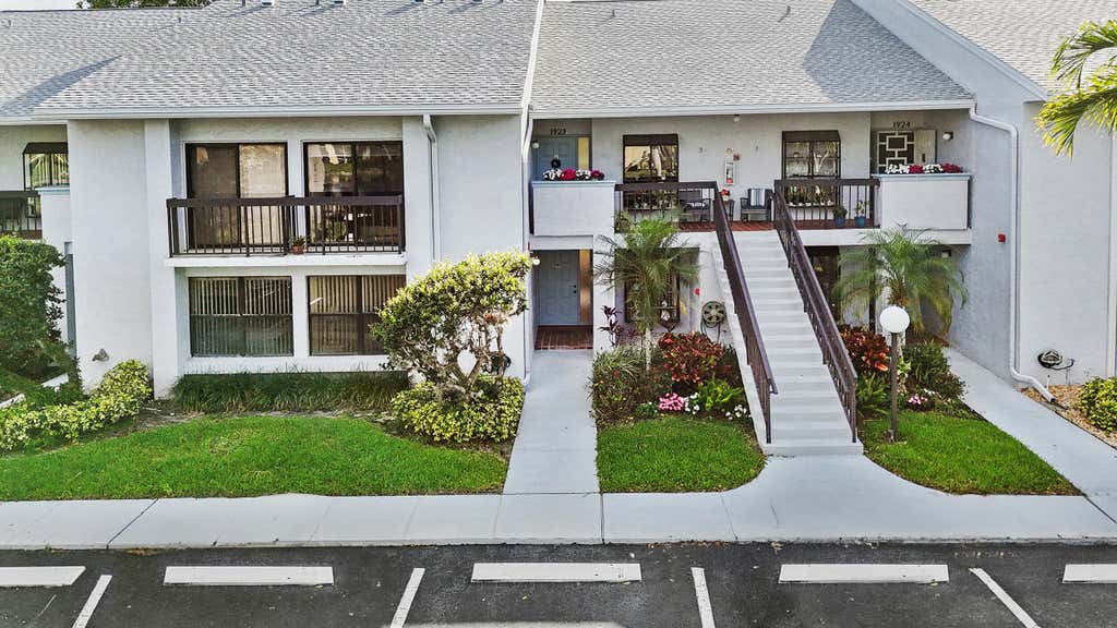 Photo of 5186 GOLFVIEW Court #1913, Delray Beach, FL 33484 (MLS # B26068362)