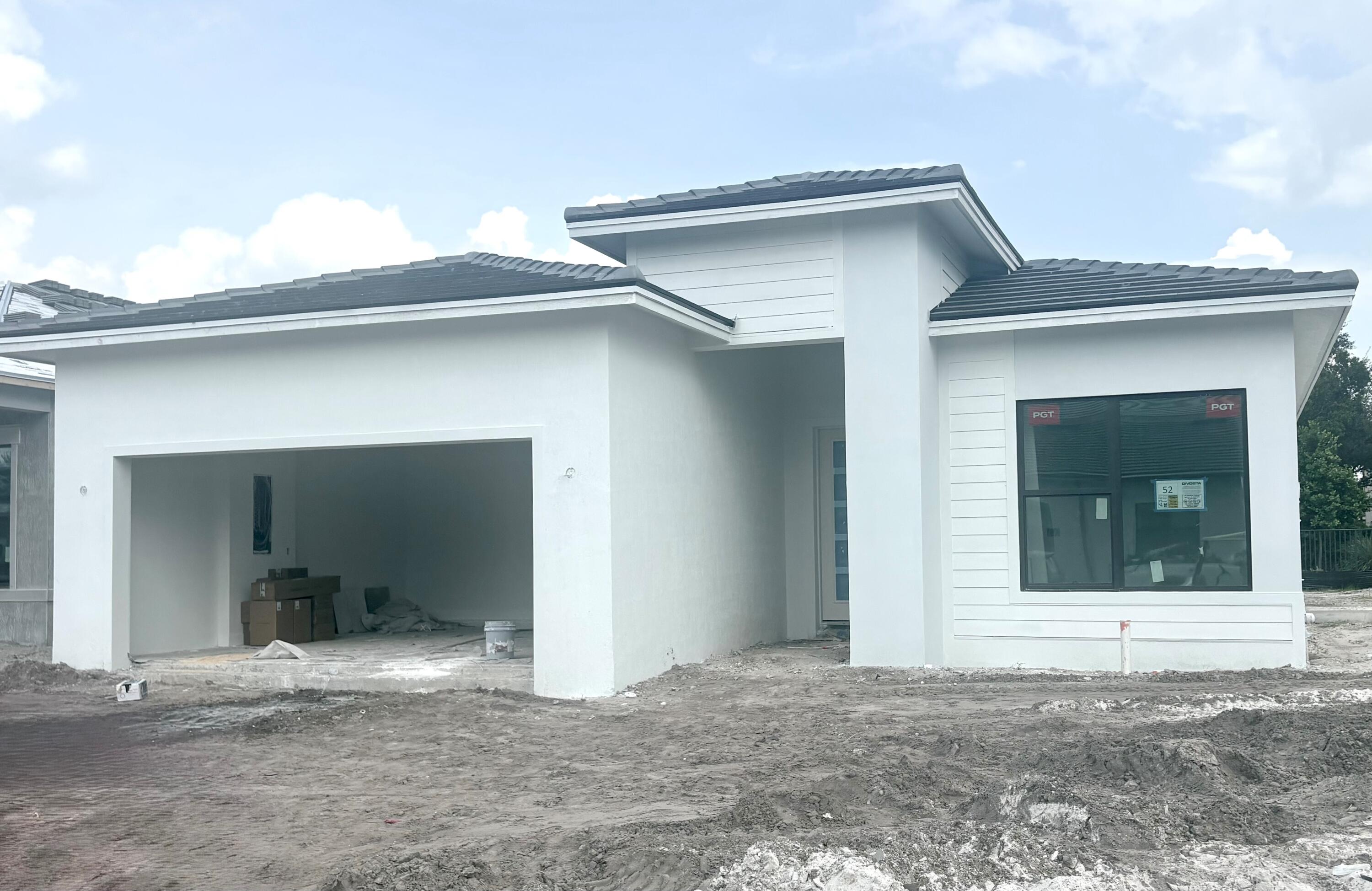 9393 CAPE HONEY BEE Lane Mystique 52