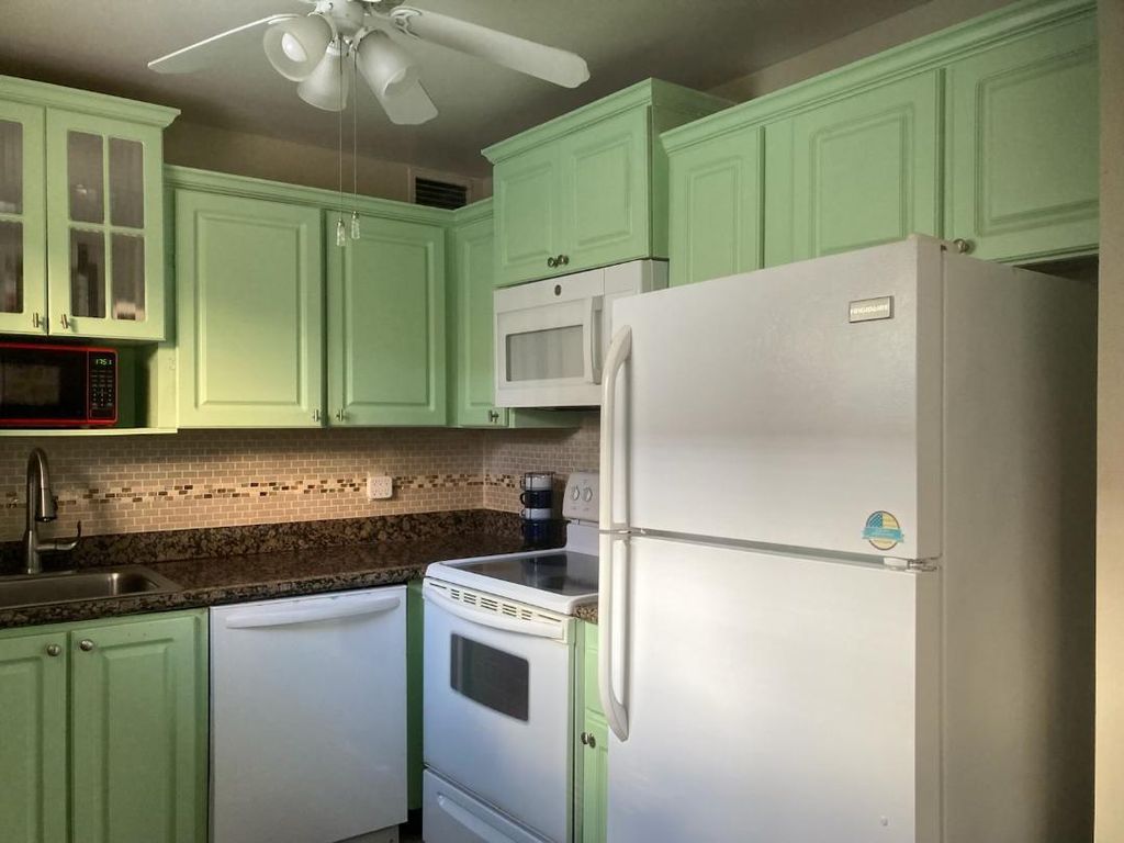 Photo of 445 Saxony Way #445, Delray Beach, FL 33446 (MLS # R11142405)