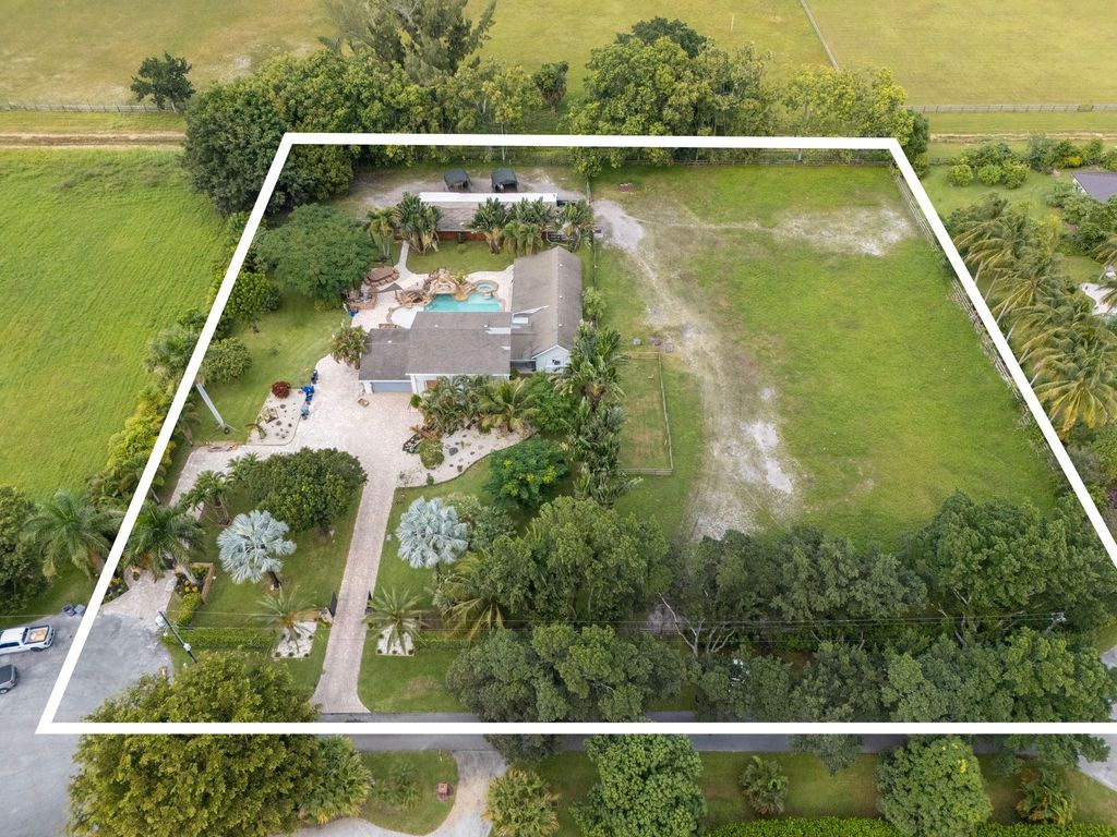 Photo of 8233 Stagecoach Lane, Boca Raton, FL 33496 (MLS # F10541201)