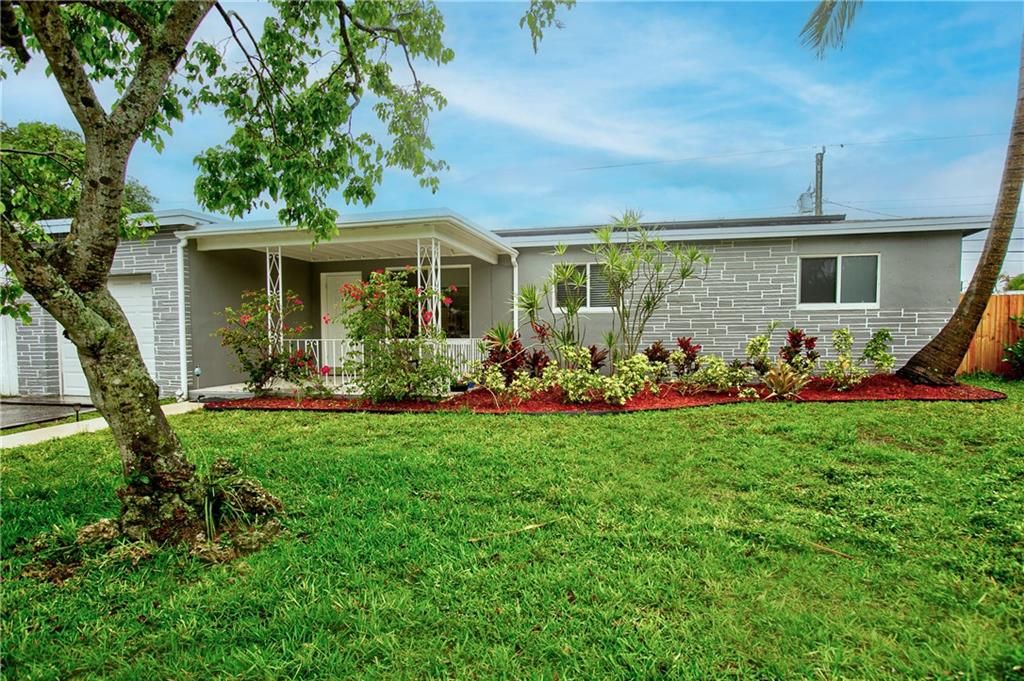 Photo of 3131 SW 23rd Ct, Fort Lauderdale, FL 33312 (MLS # F10376123)