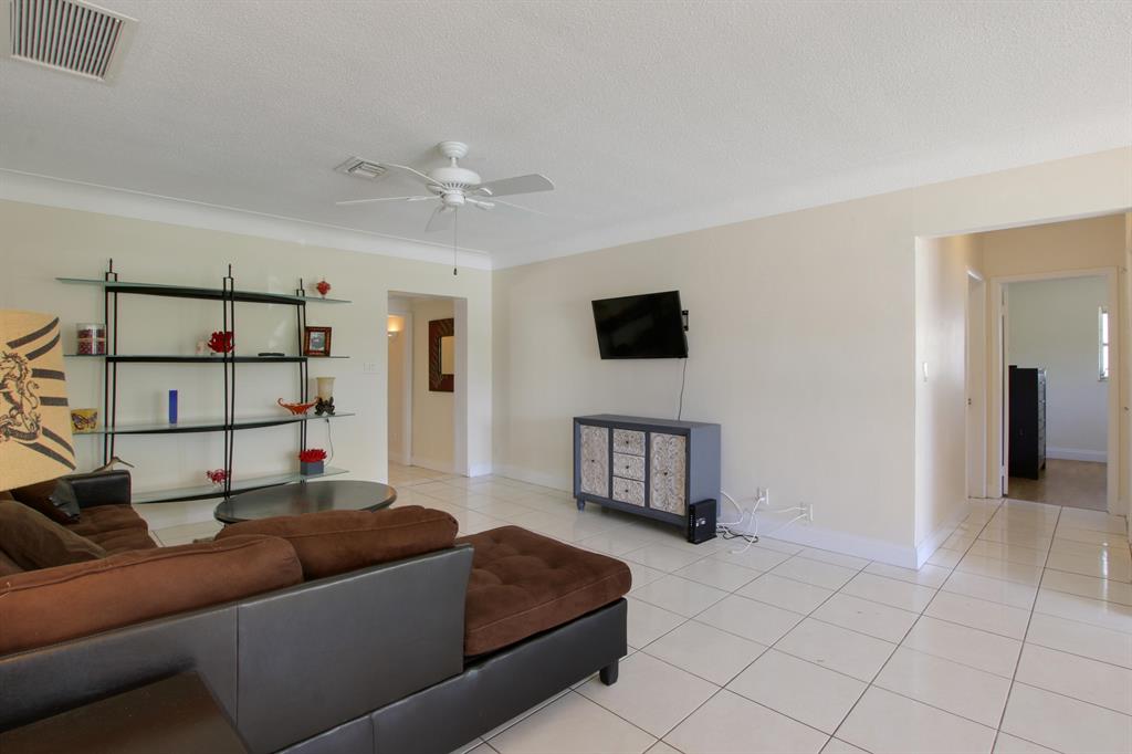 BOCA RATON SQUARE UNIT 2 - Residential