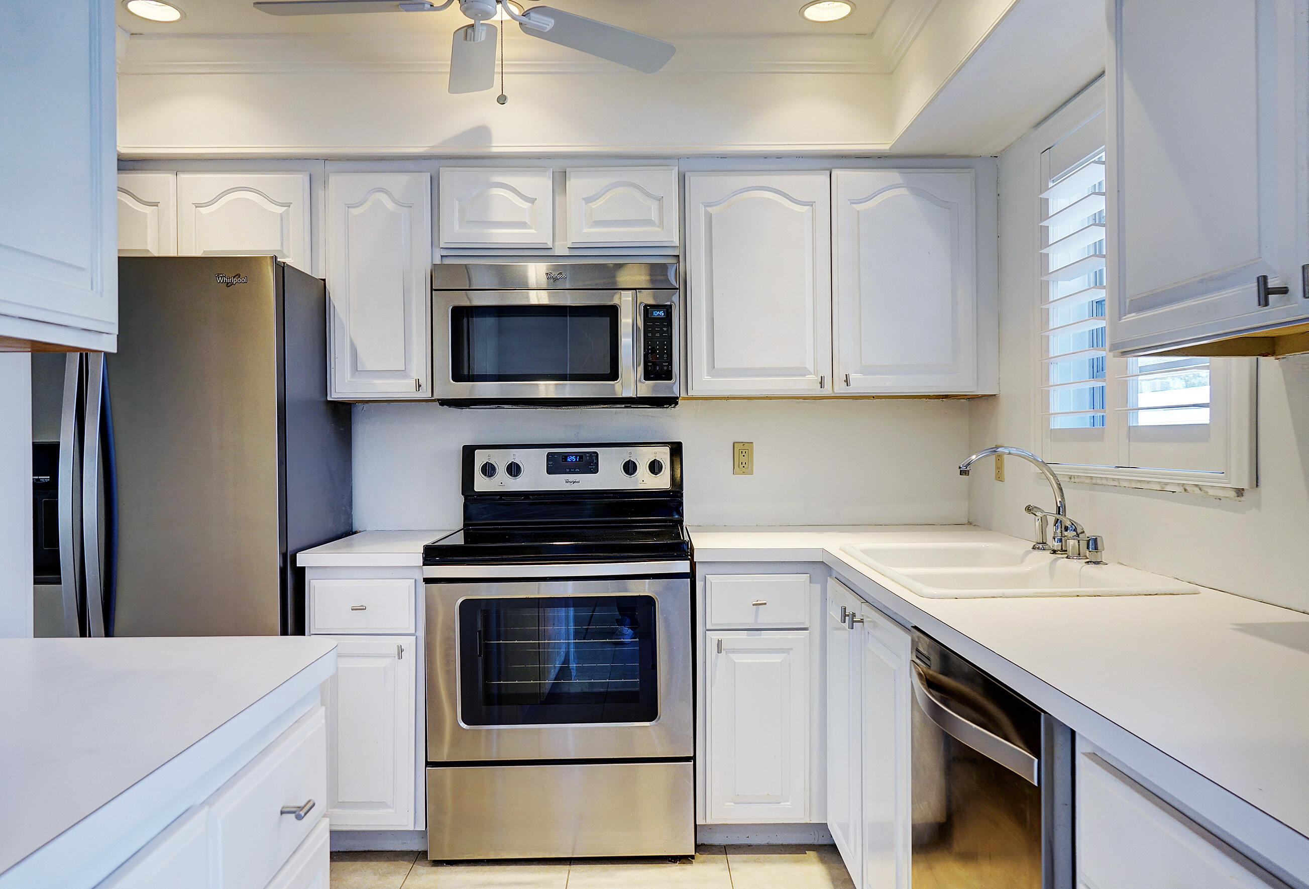 THE LITTLE CLUB CONDO - Residential