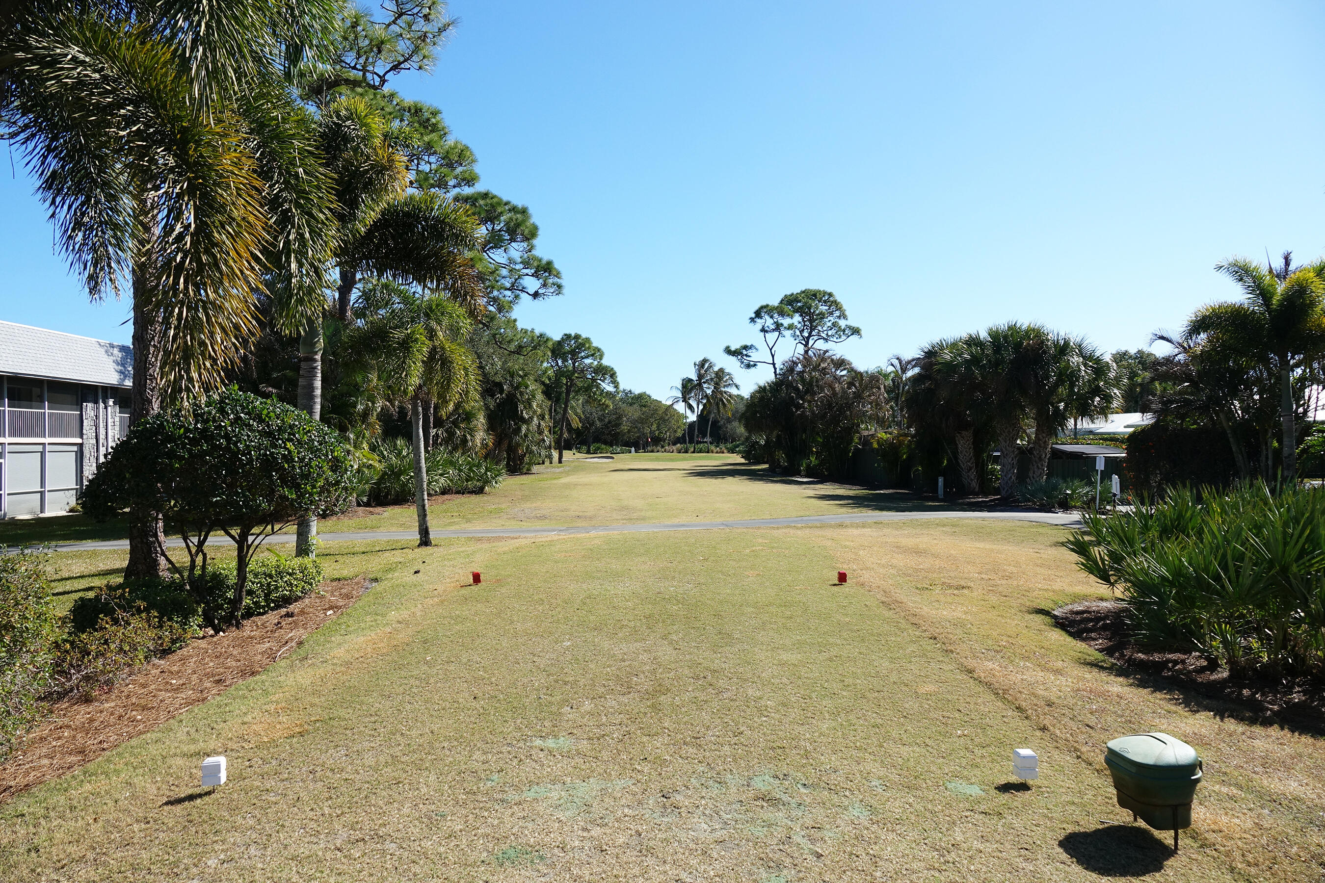 THE LITTLE CLUB CONDO - Residential