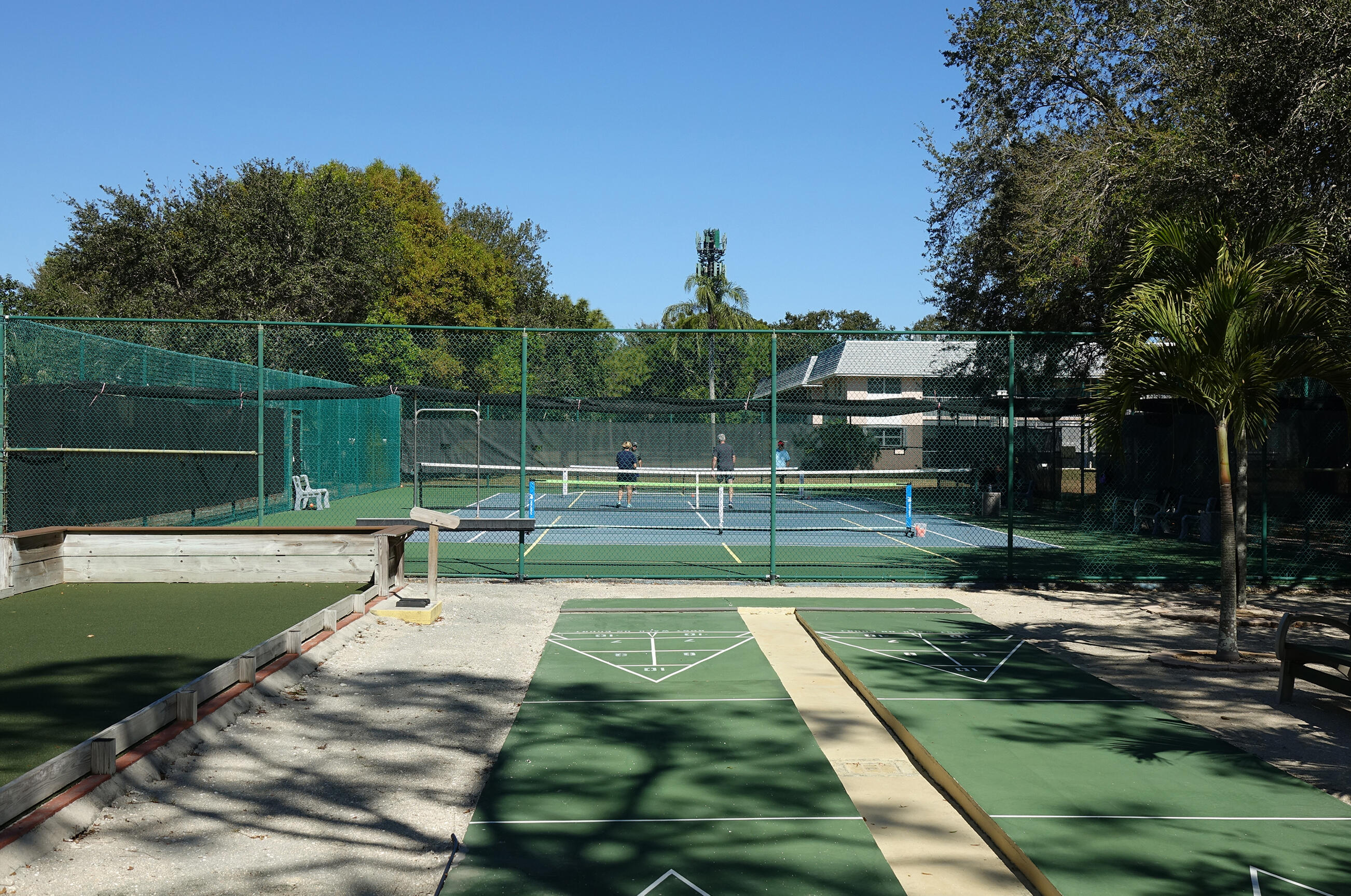 THE LITTLE CLUB CONDO - Residential