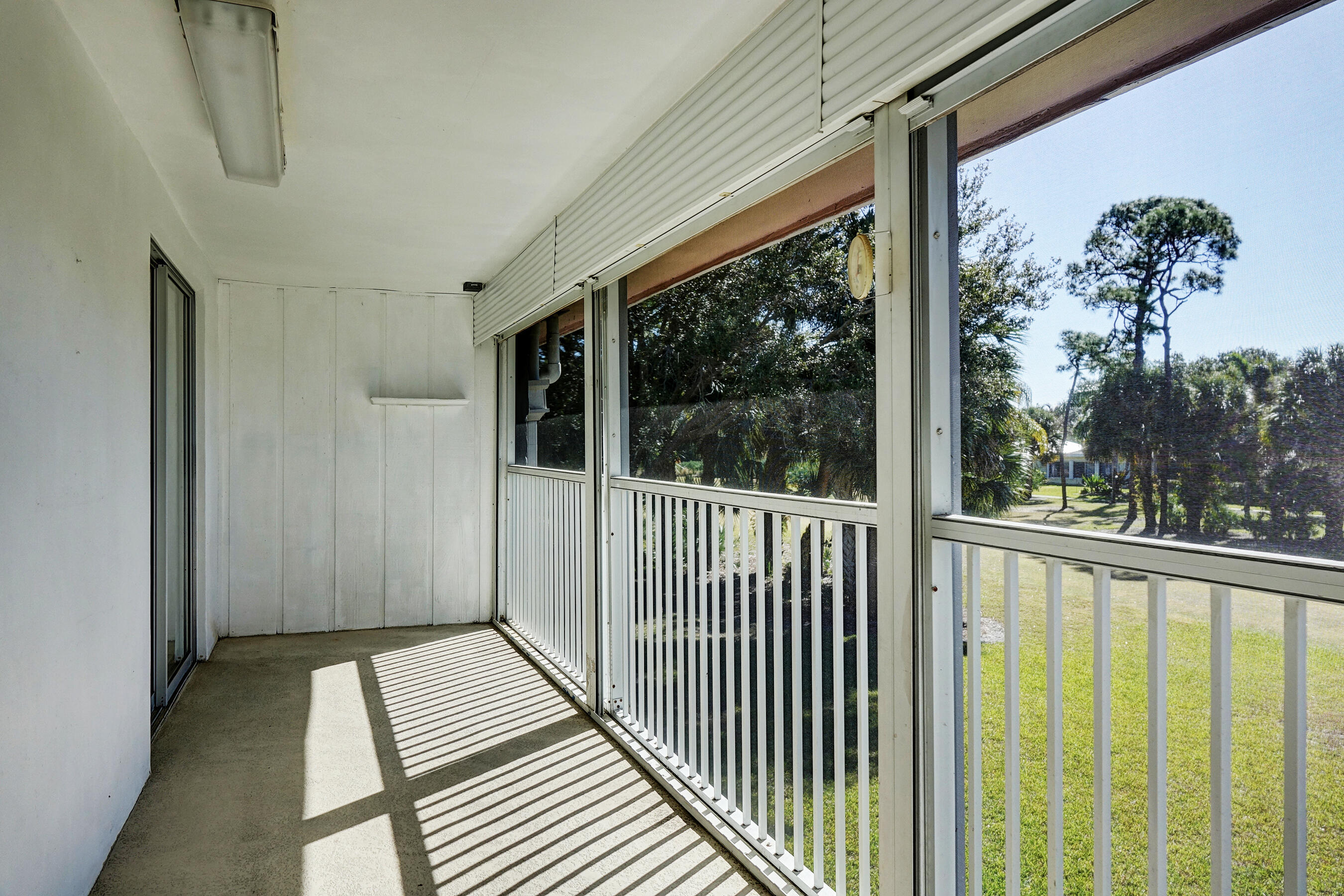 THE LITTLE CLUB CONDO - Residential