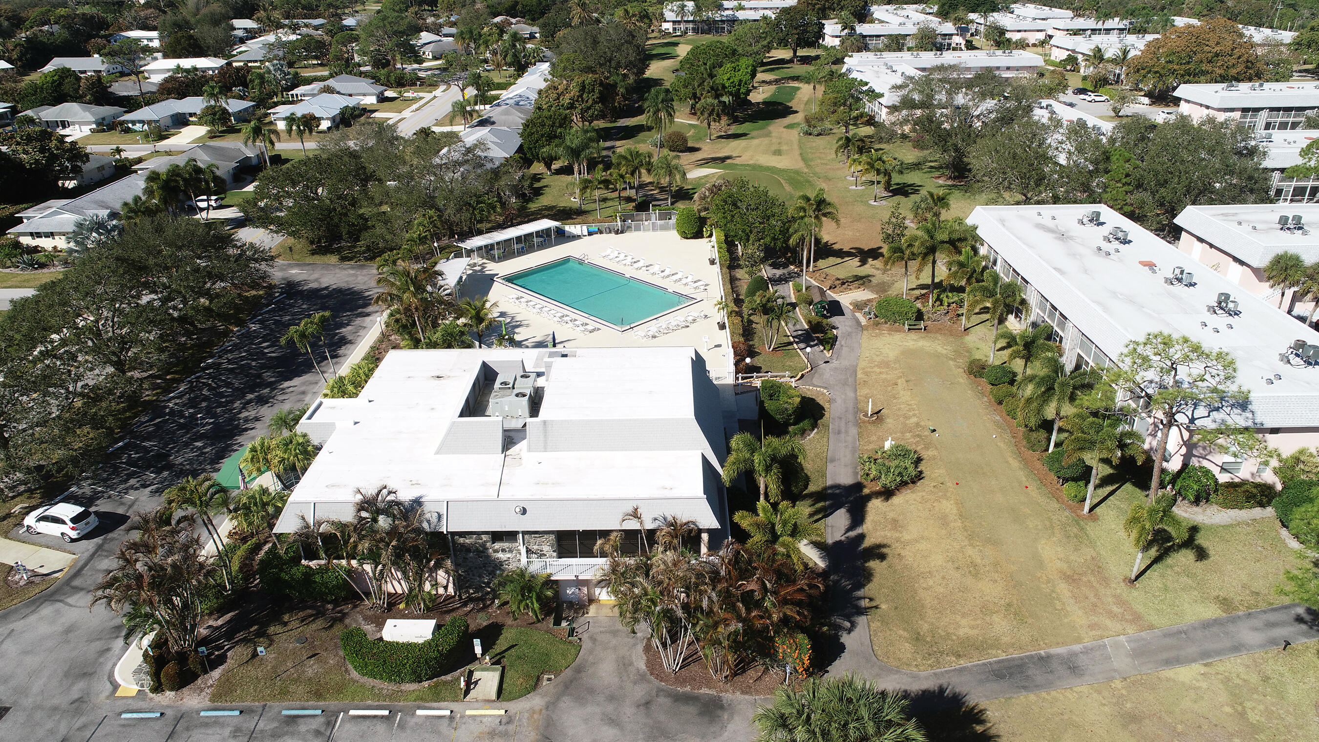 THE LITTLE CLUB CONDO - Residential