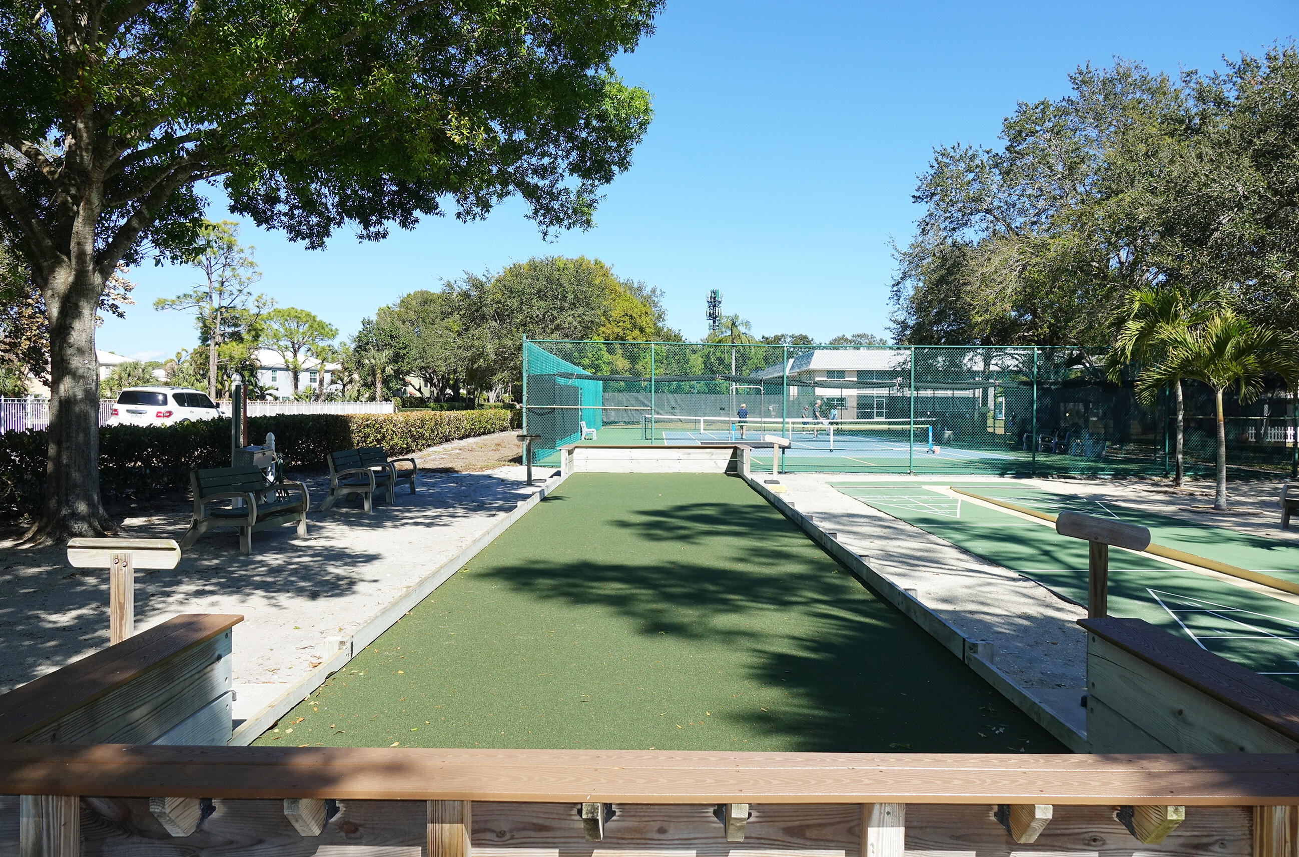 THE LITTLE CLUB CONDO - Residential