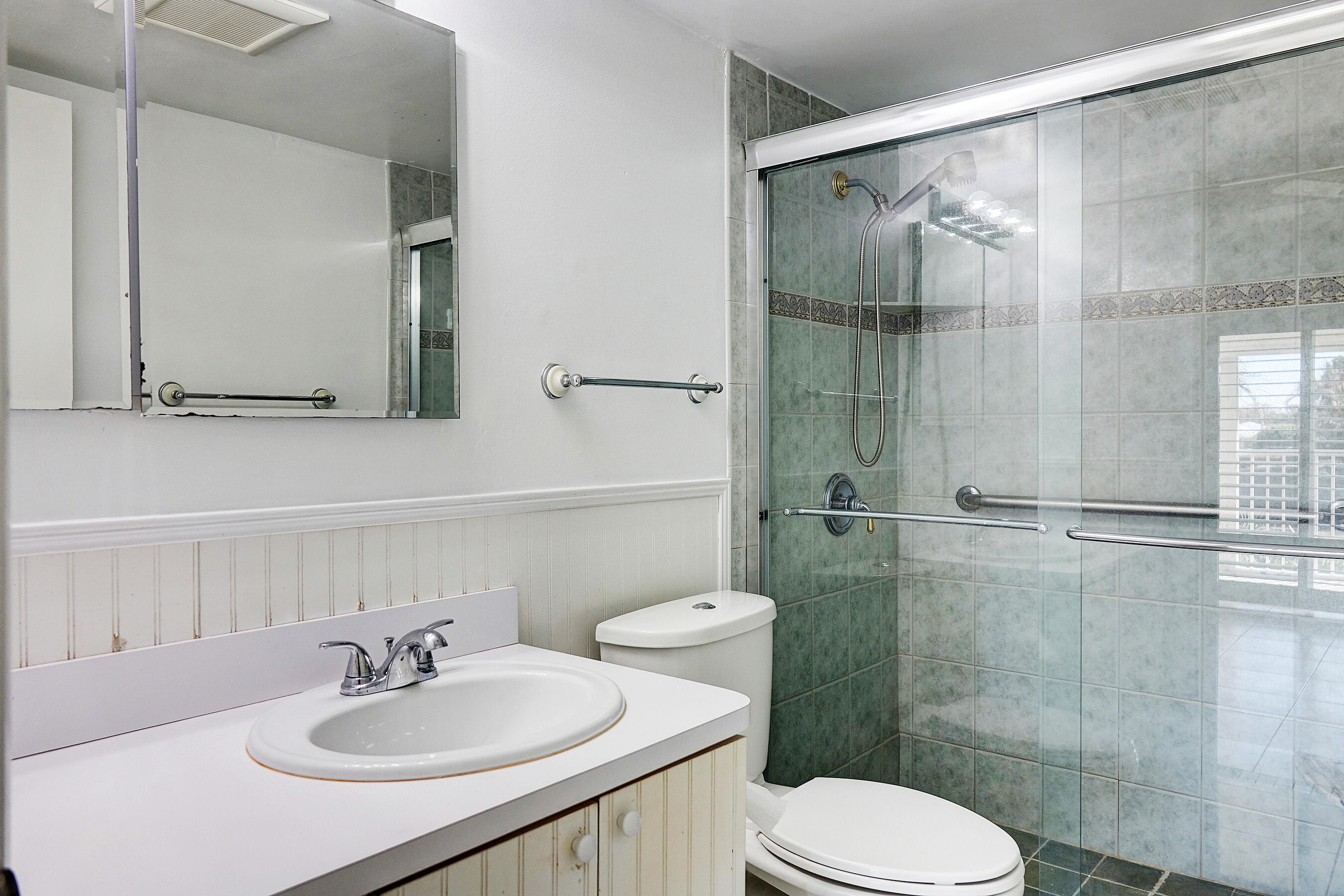 THE LITTLE CLUB CONDO - Residential