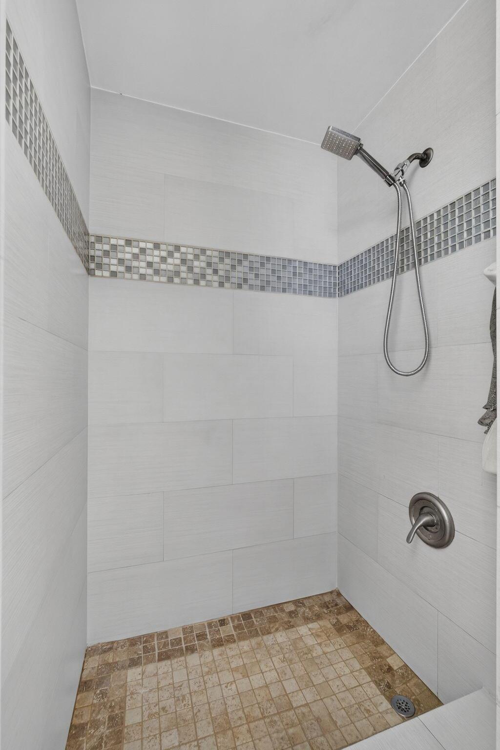 LAKE CLARKE NO 1 IN - Residential