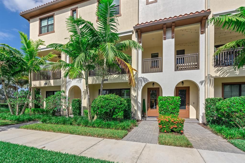 Photo of 7115 Edison Place, Palm Beach Gardens, FL 33418 (MLS # R10756478)