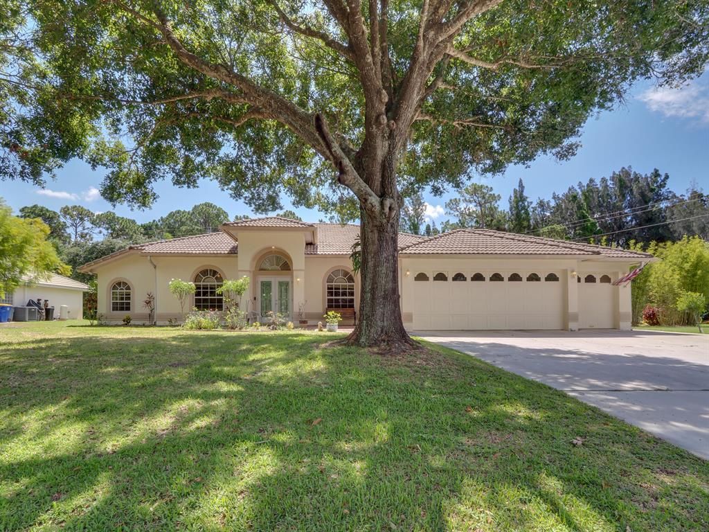 Photo of 2687 NW Florida Avenue Ave, Stuart, FL 34994 (MLS # R10816501)