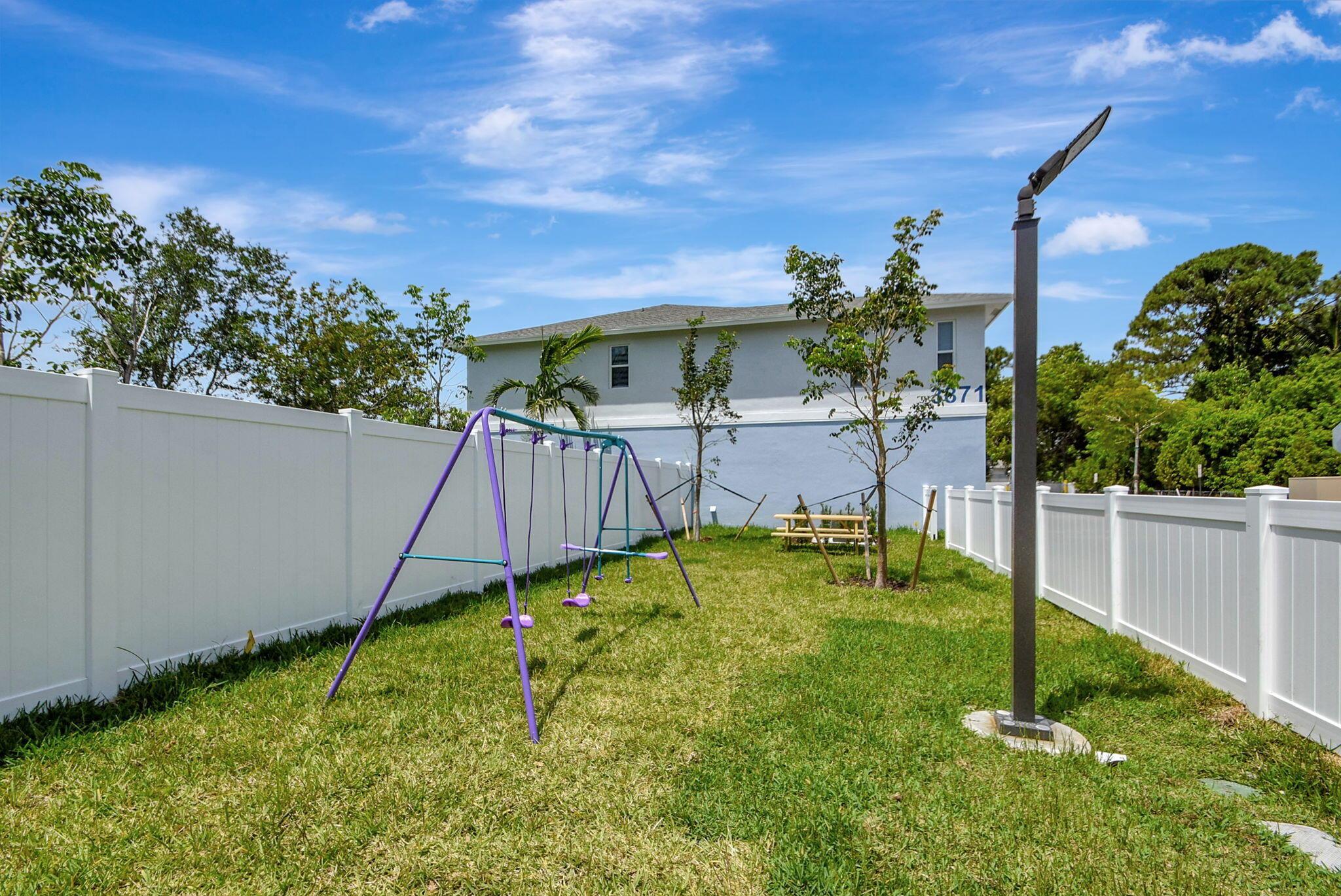 PATIO COURT TOWNHOMES - Residential Lease