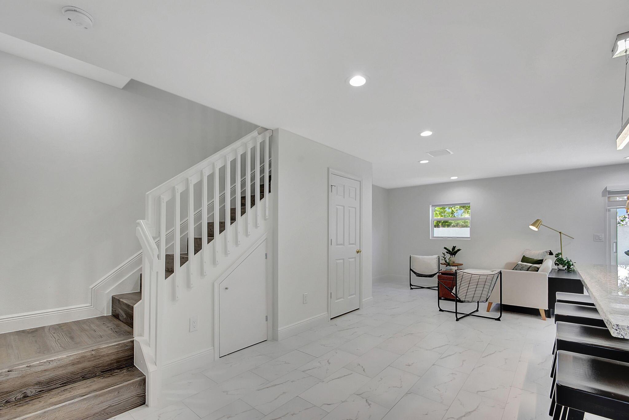 PATIO COURT TOWNHOMES - Residential Lease