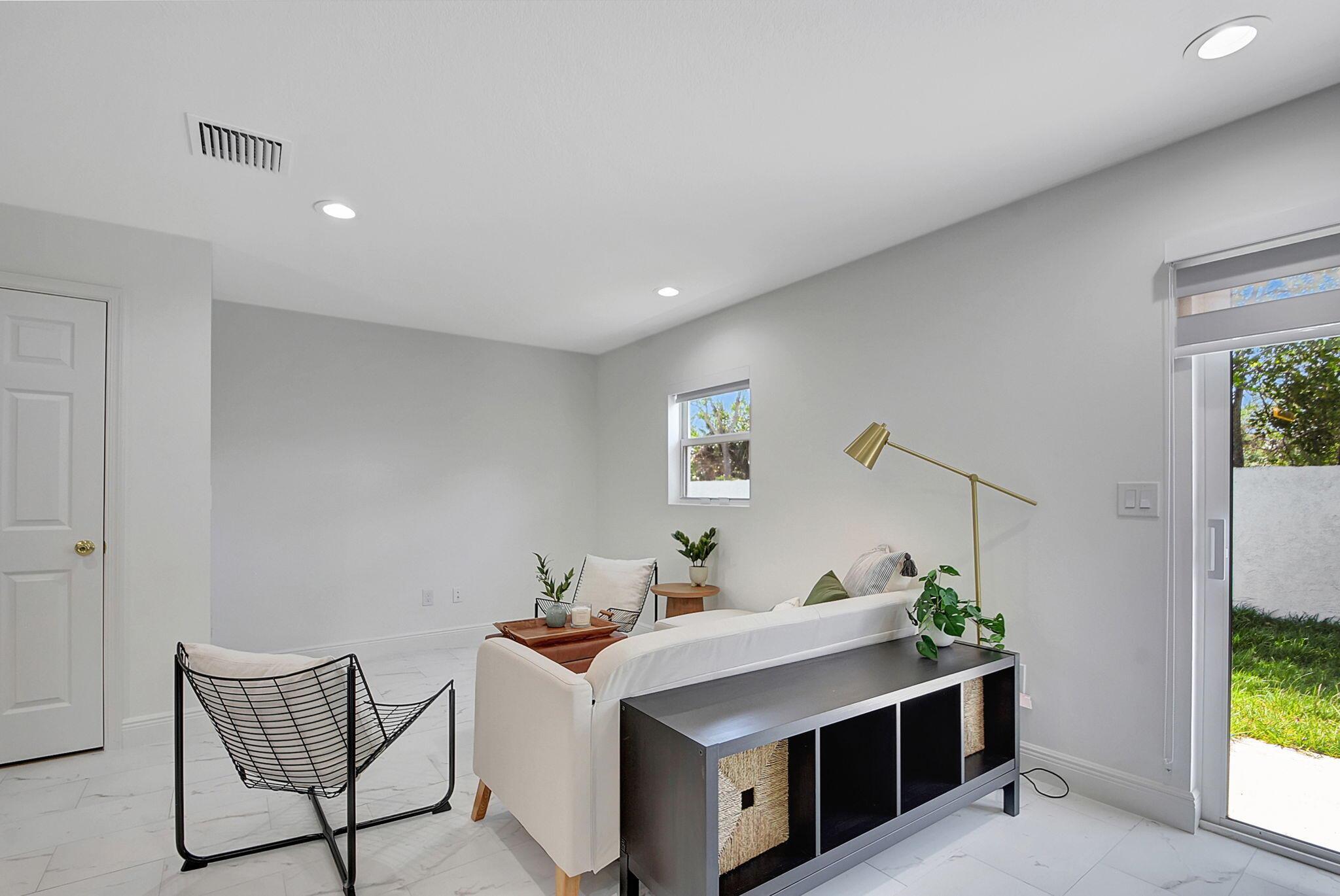 PATIO COURT TOWNHOMES - Residential Lease