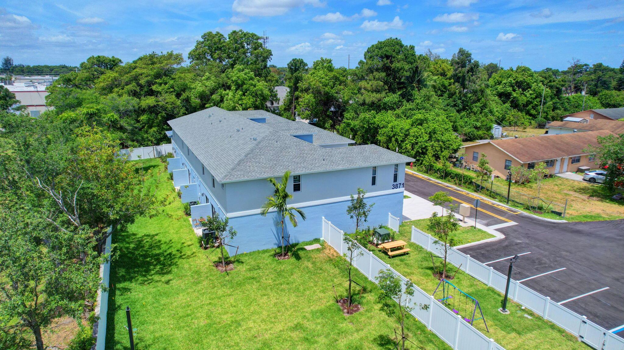 PATIO COURT TOWNHOMES - Residential Lease