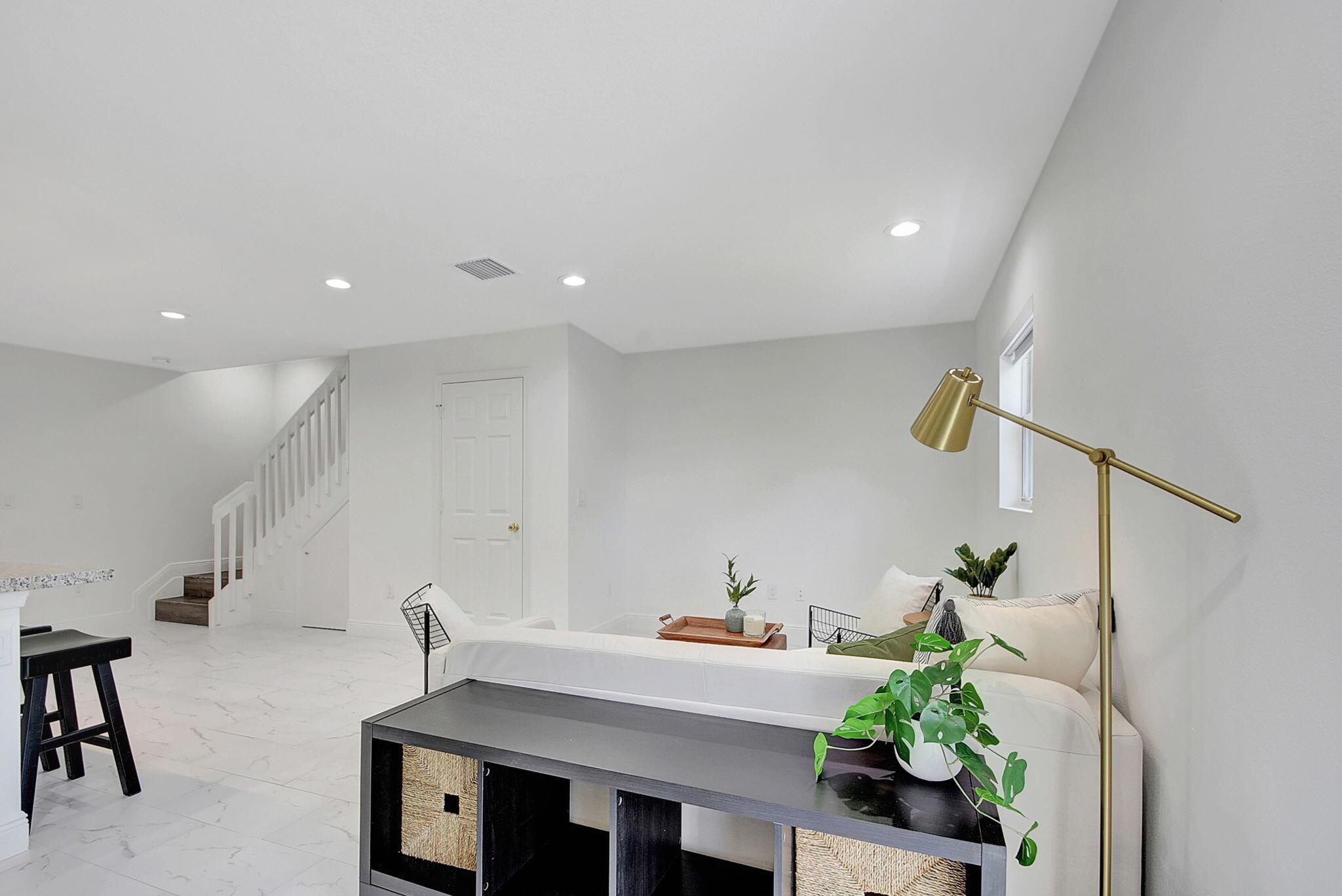 PATIO COURT TOWNHOMES - Residential Lease