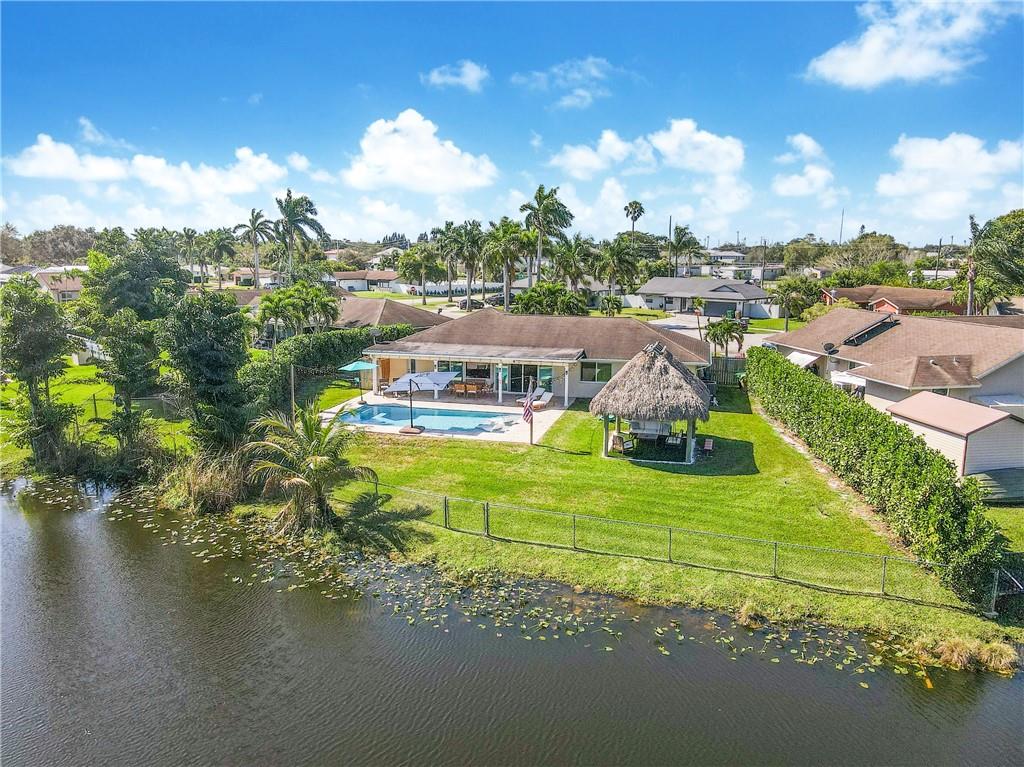 ORANGE TREE HOMES - Residential