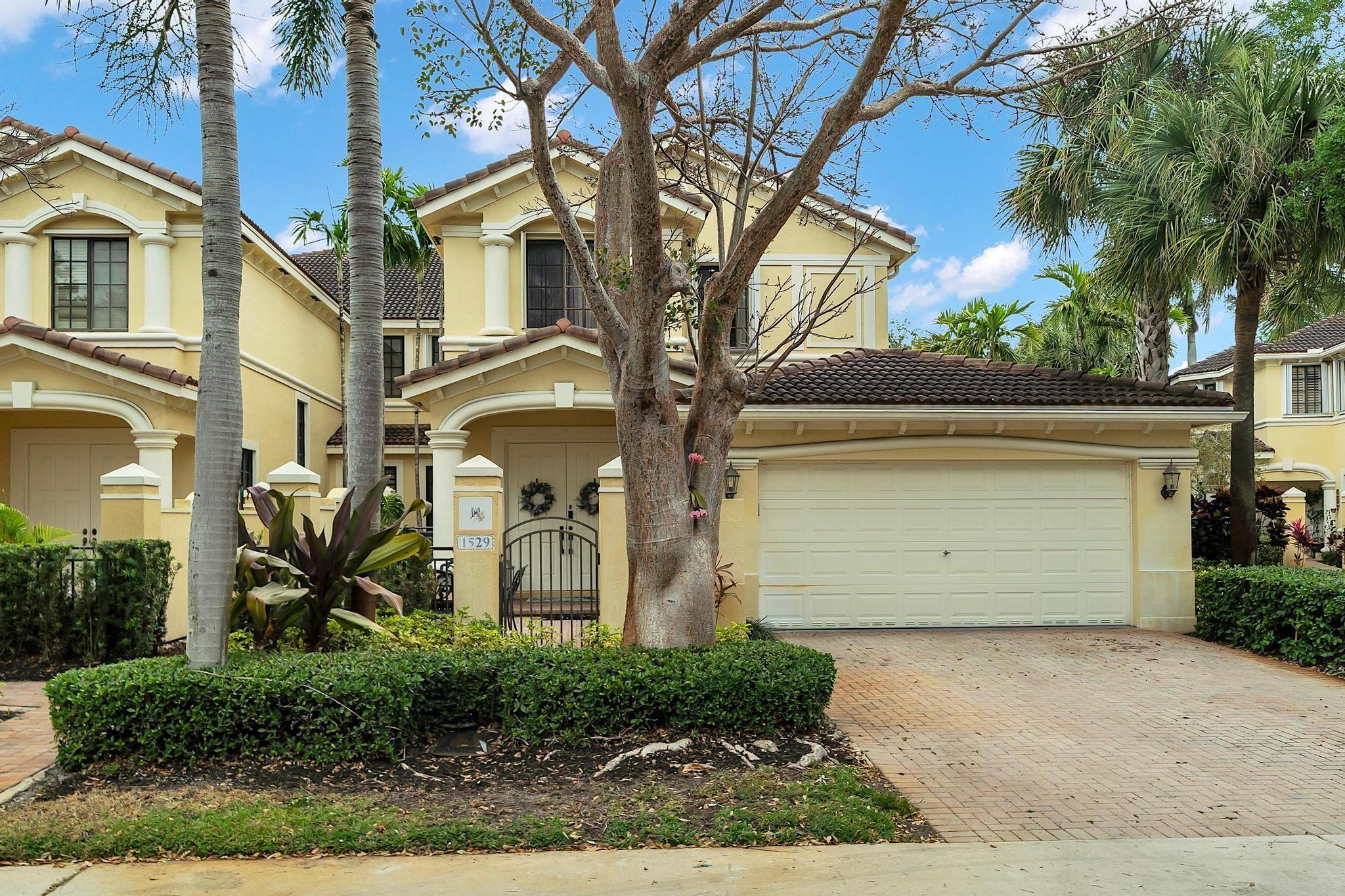 1529 Passion Vine Cir 3-4