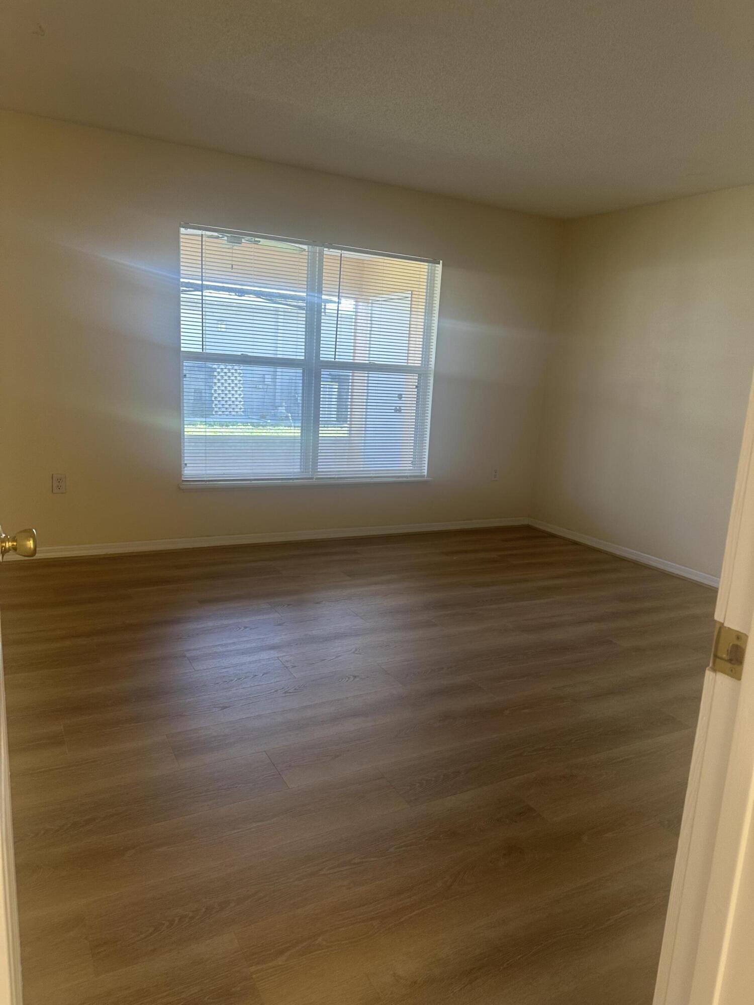 PORT ST LUCIE SECTION 13 - Residential Lease