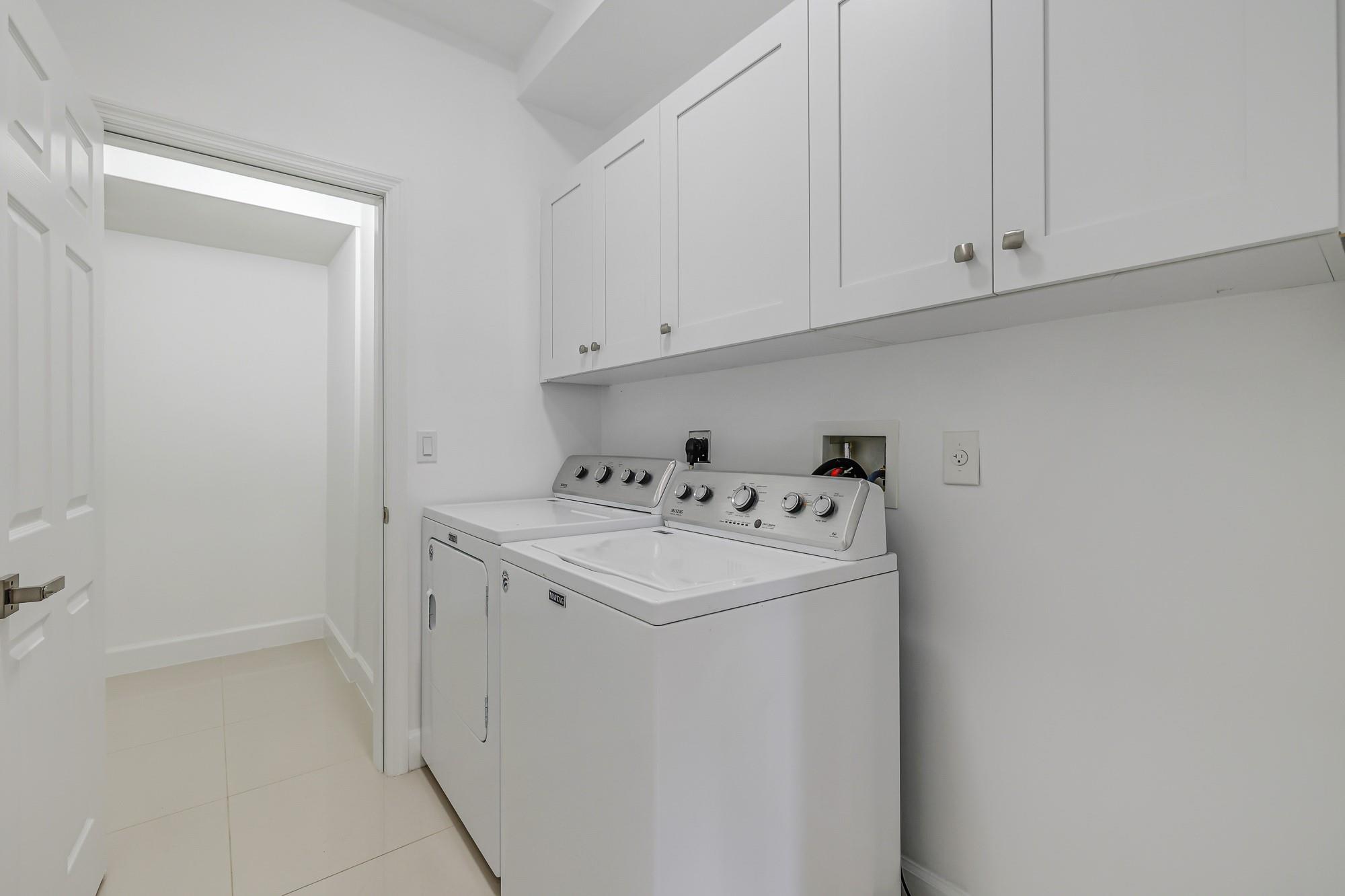 Oak Parc Villas - Residential