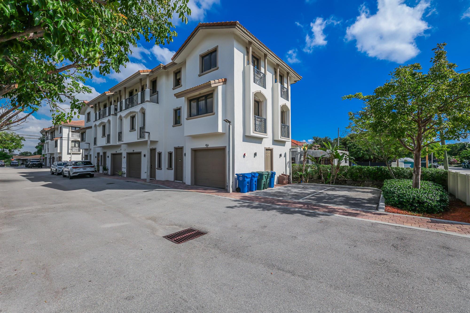 Oak Parc Villas - Residential