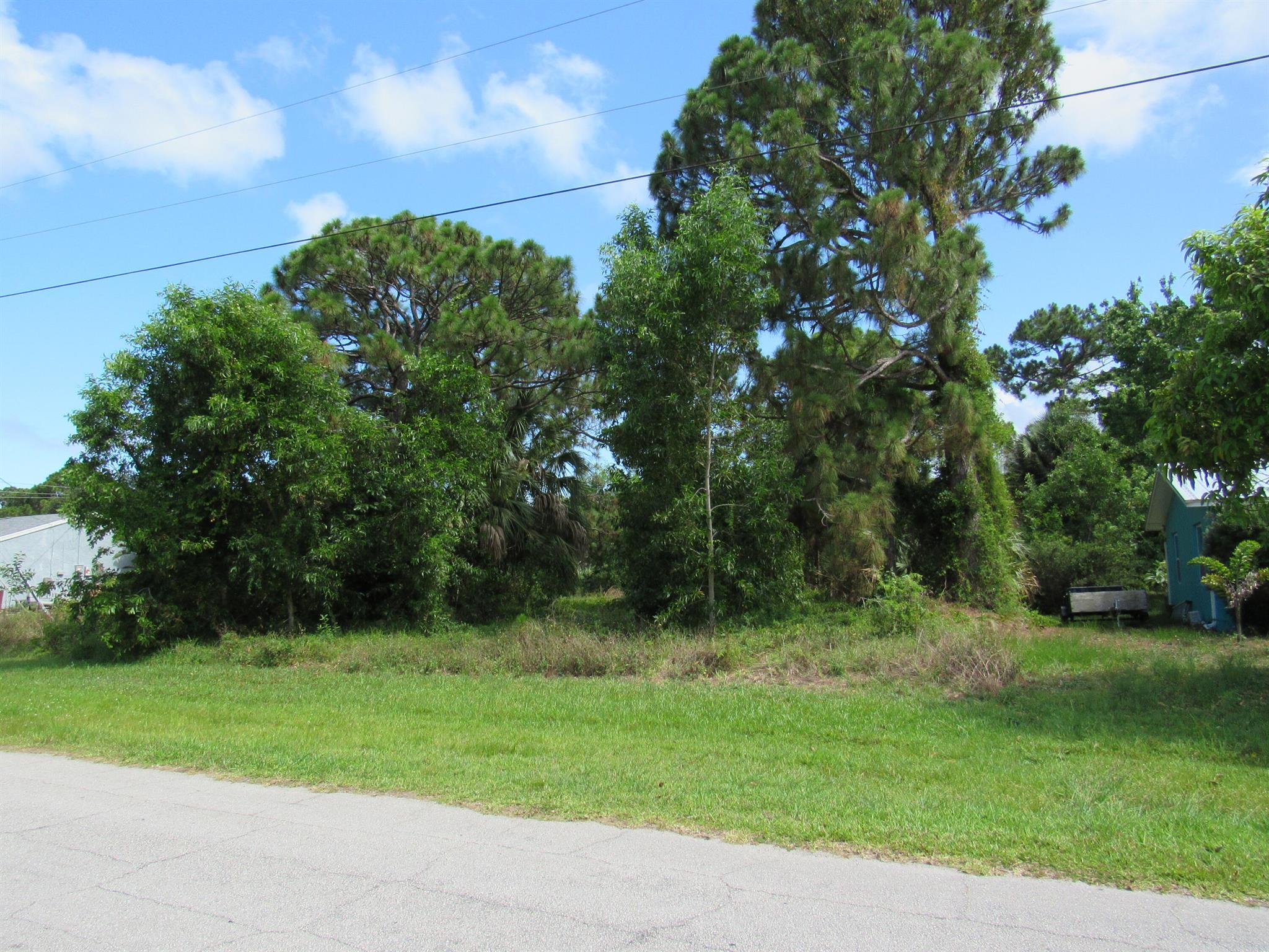 2678 SE Ibis Avenue, Port St Lucie, FL, 34952/$164,900 4 2678 SE Ibis Avenue