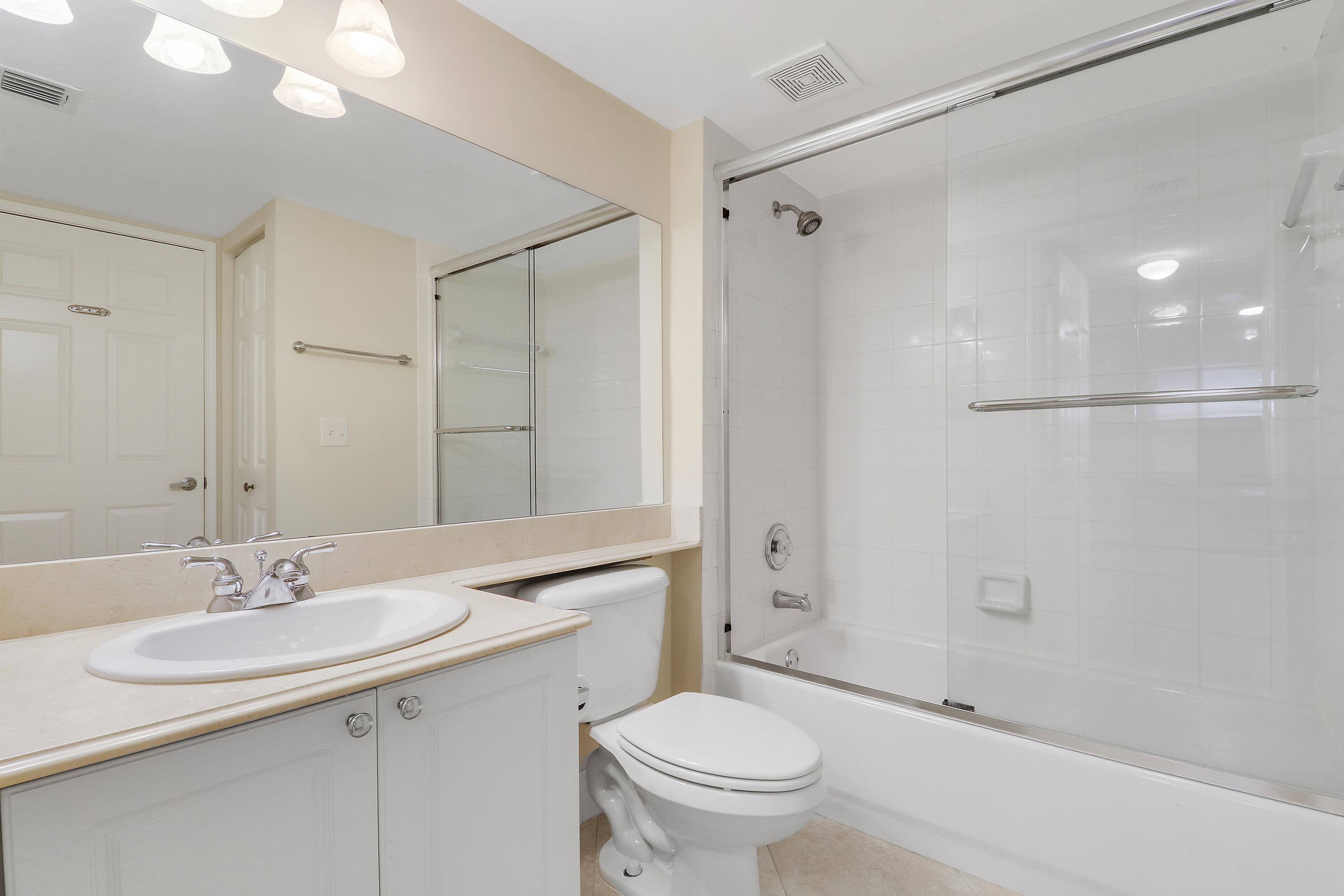 LIGHTHOUSE COVE AT TEQUESTA CONDO - Residential