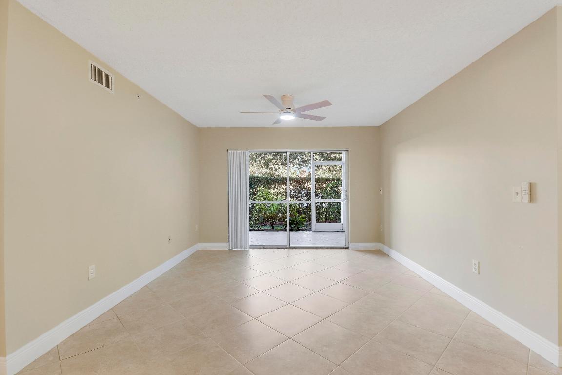 LIGHTHOUSE COVE AT TEQUESTA CONDO - Residential
