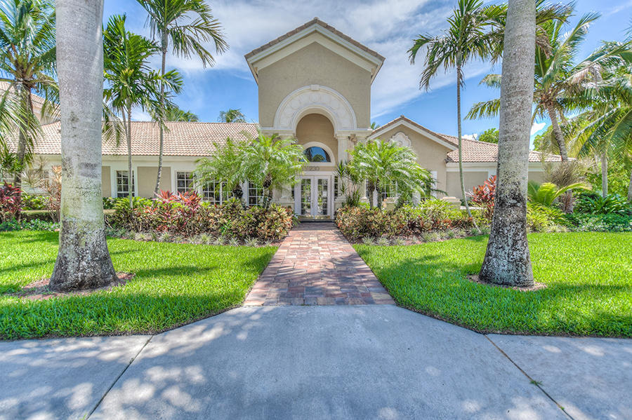 LIGHTHOUSE COVE AT TEQUESTA CONDO - Residential