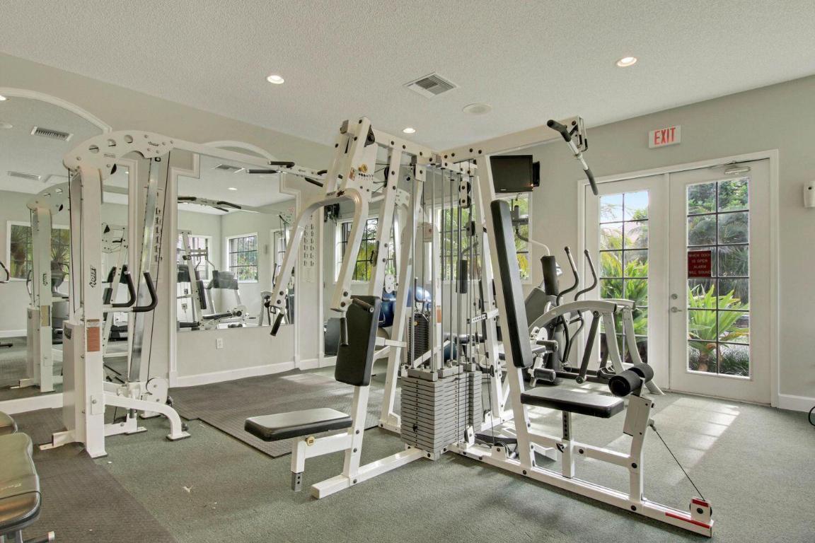 LIGHTHOUSE COVE AT TEQUESTA CONDO - Residential