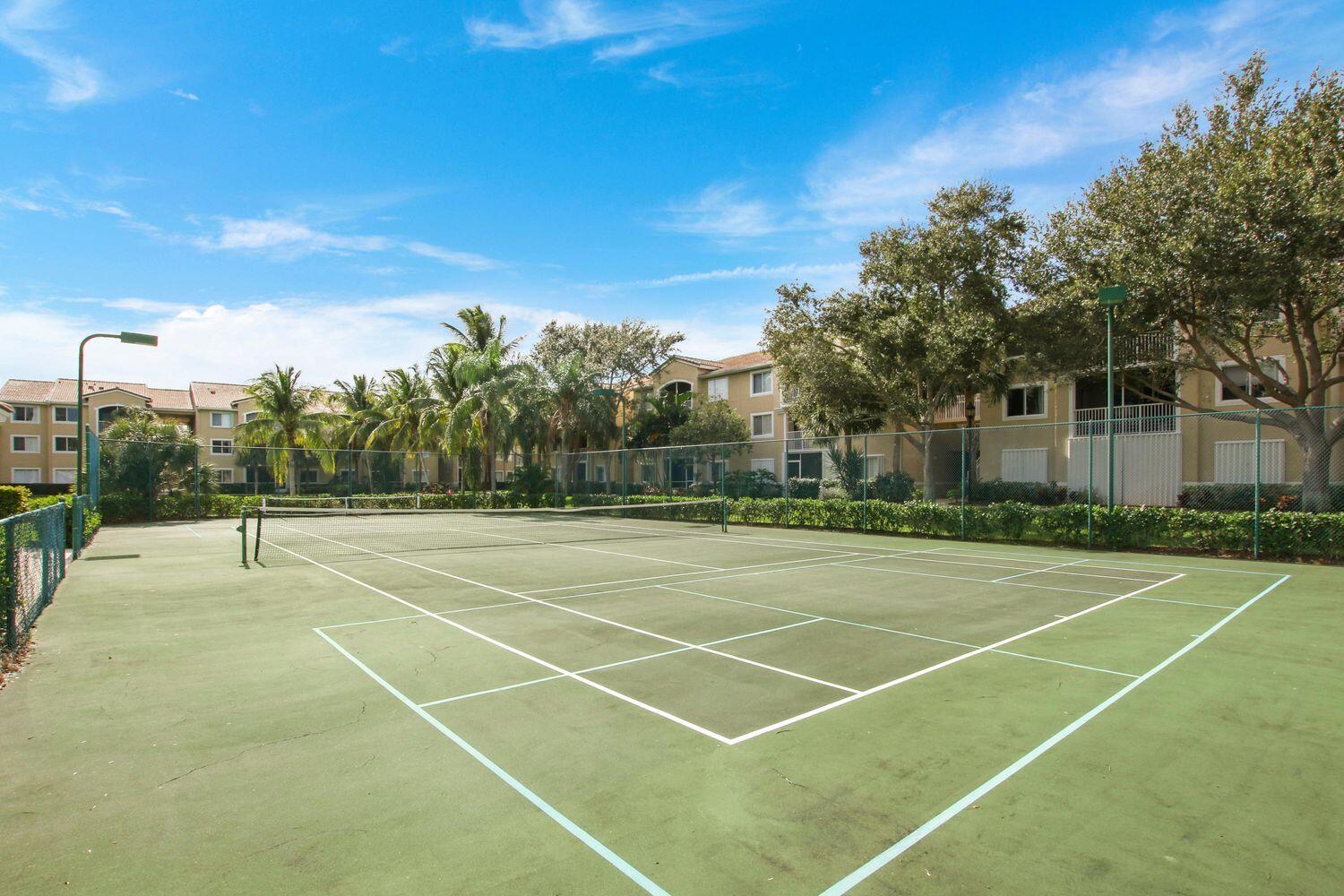 LIGHTHOUSE COVE AT TEQUESTA CONDO - Residential