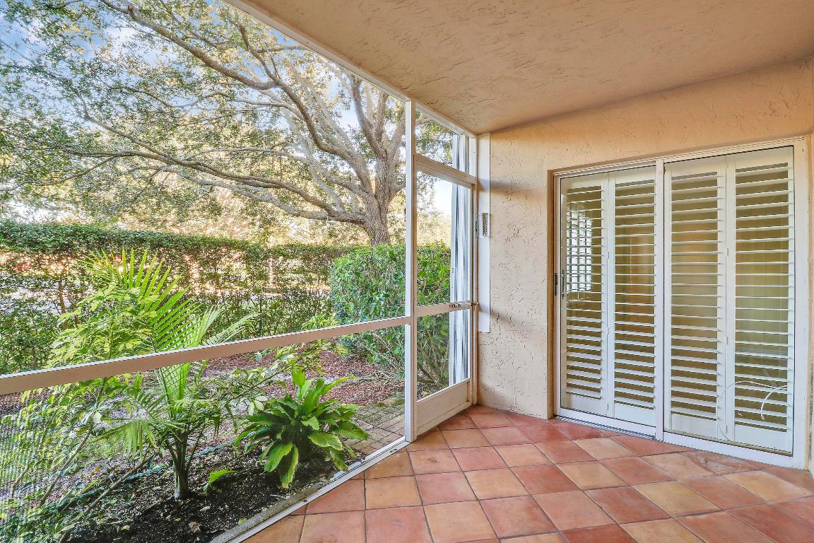 LIGHTHOUSE COVE AT TEQUESTA CONDO - Residential