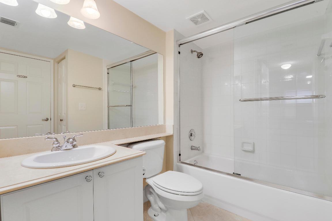 LIGHTHOUSE COVE AT TEQUESTA CONDO - Residential