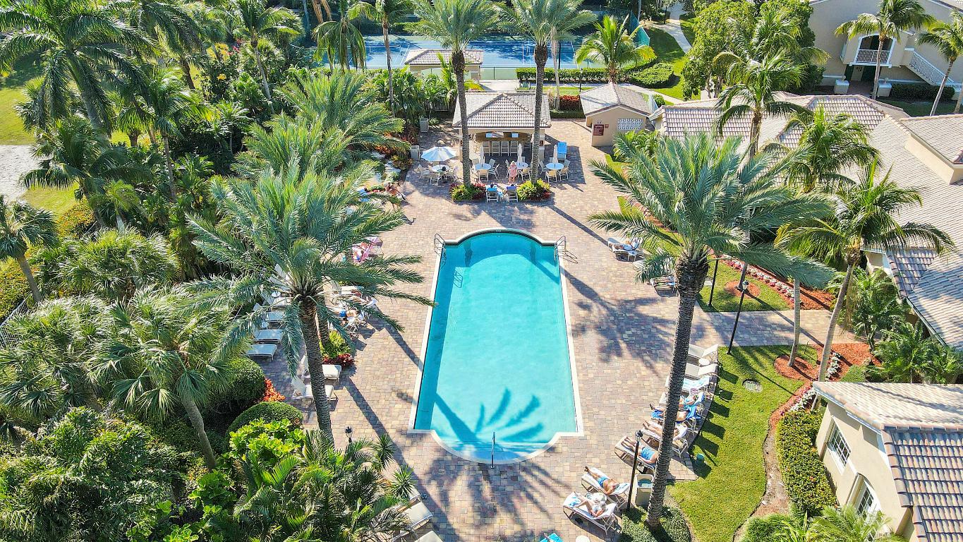 LIGHTHOUSE COVE AT TEQUESTA CONDO - Residential