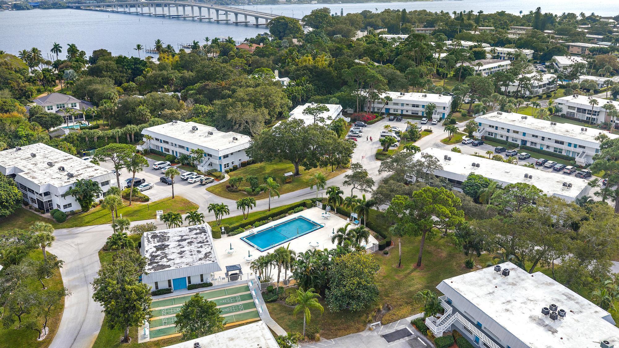 CEDAR POINTE CONDO - Residential