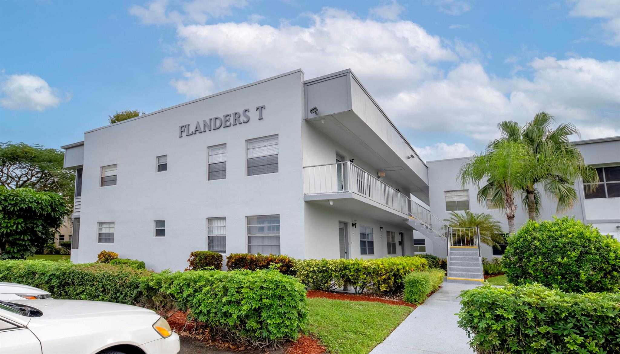 KINGS POINT FLANDERS COND - Residential Lease