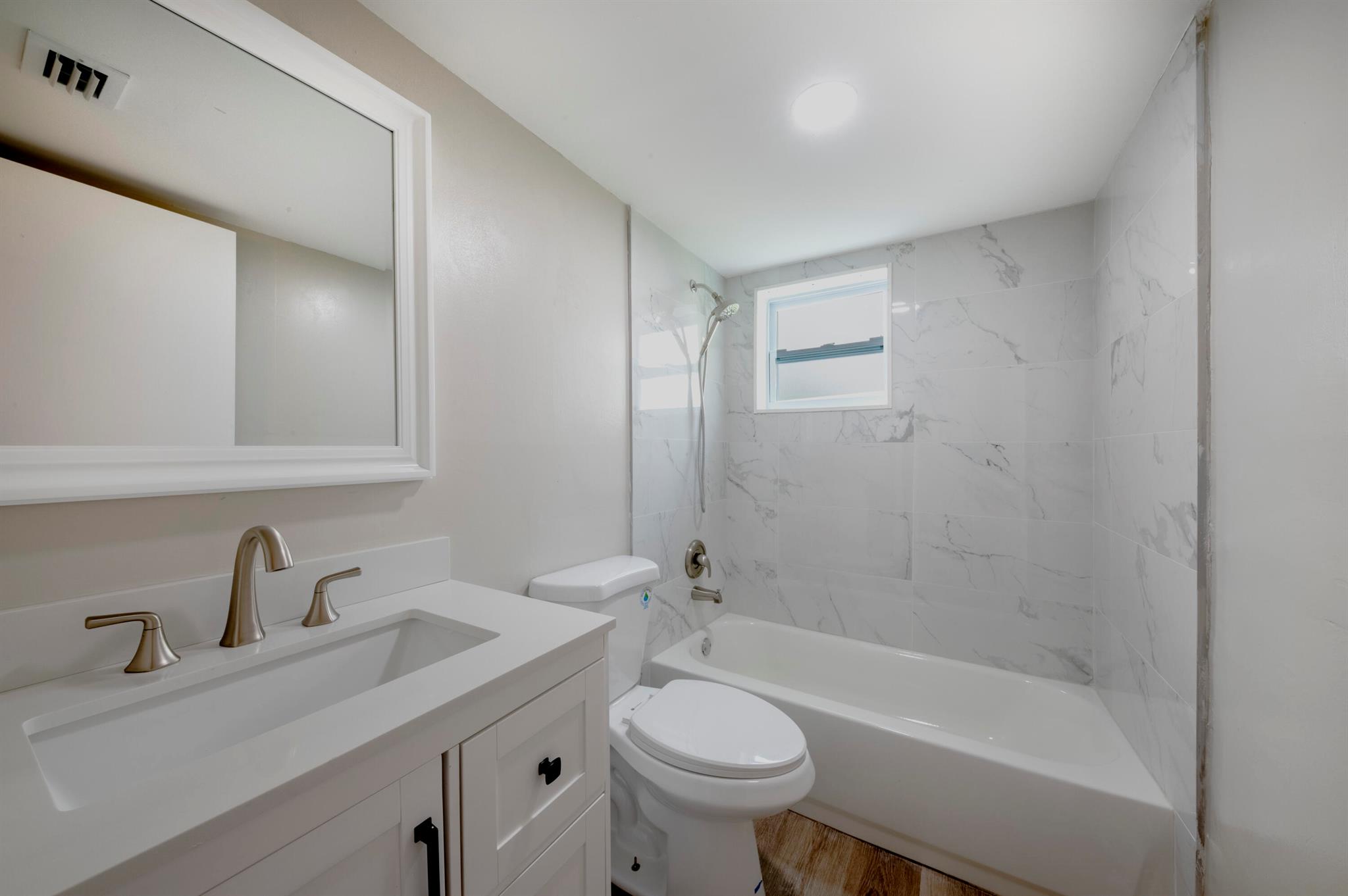 KINGS POINT FLANDERS COND - Residential Lease