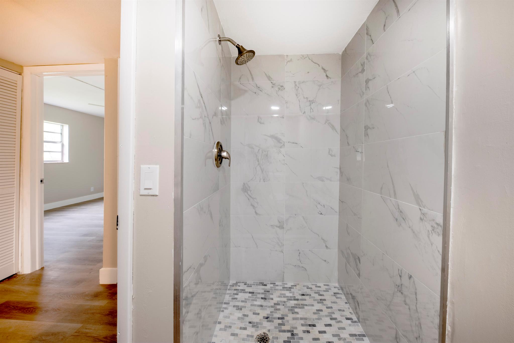 KINGS POINT FLANDERS COND - Residential Lease