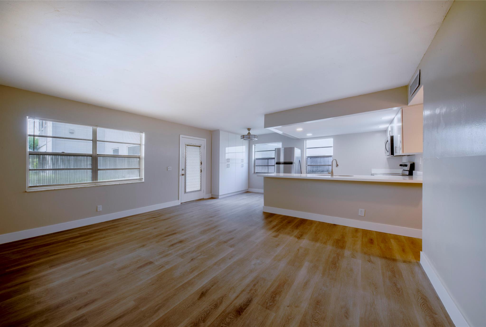 KINGS POINT FLANDERS COND - Residential Lease