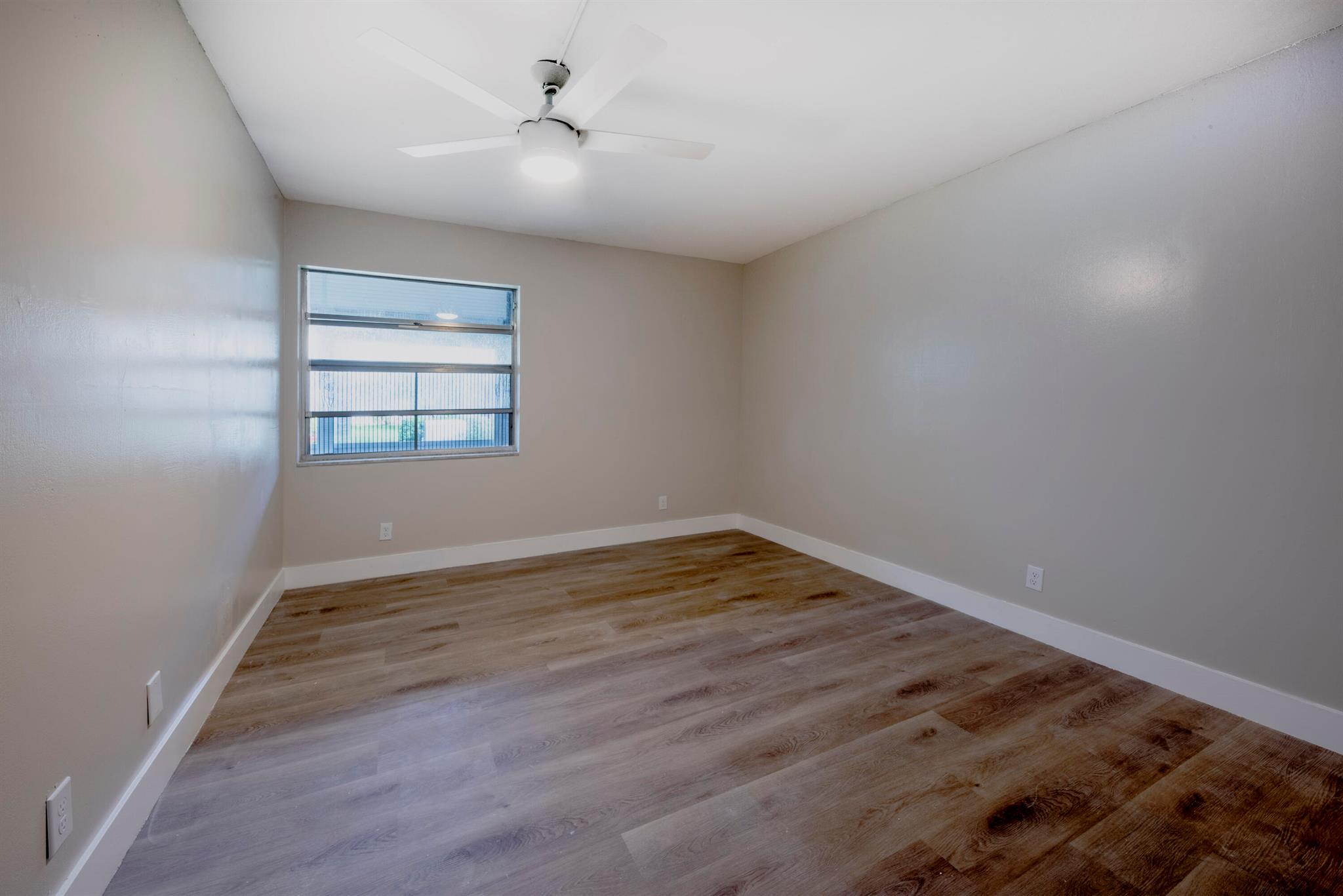 KINGS POINT FLANDERS COND - Residential Lease